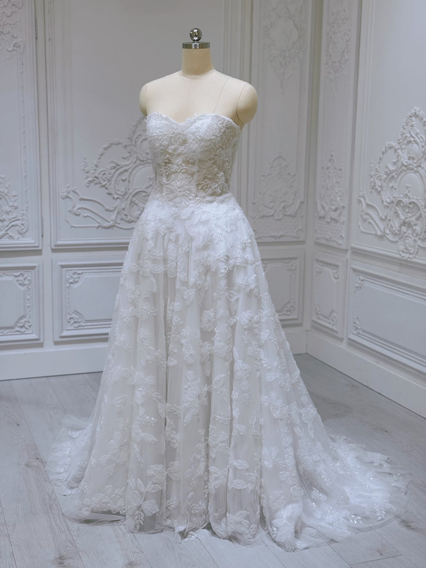 TBC-A036 Stock of beading lace Aline wedding dress