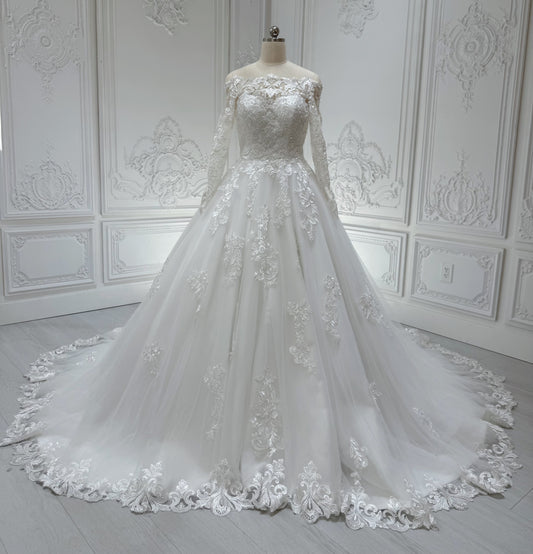 Stock Clearance! Bridal size 4! Custom-made off the shoulder with long sleeve classic lace Aline wedding dress