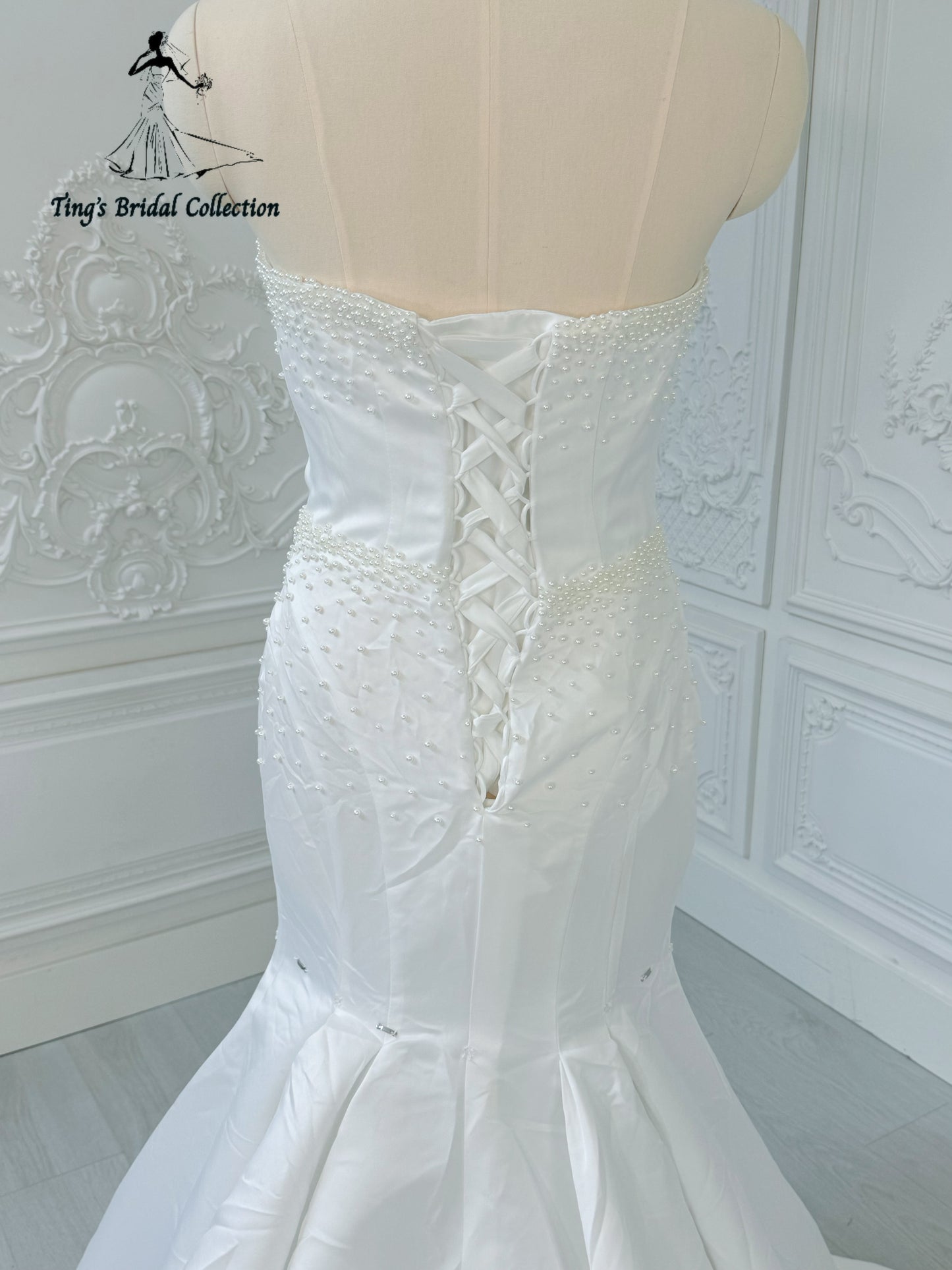 Stock clearance! Bridal size 14! White satin pearl beaded mermaid wedding dress with detachable ruffled skirt