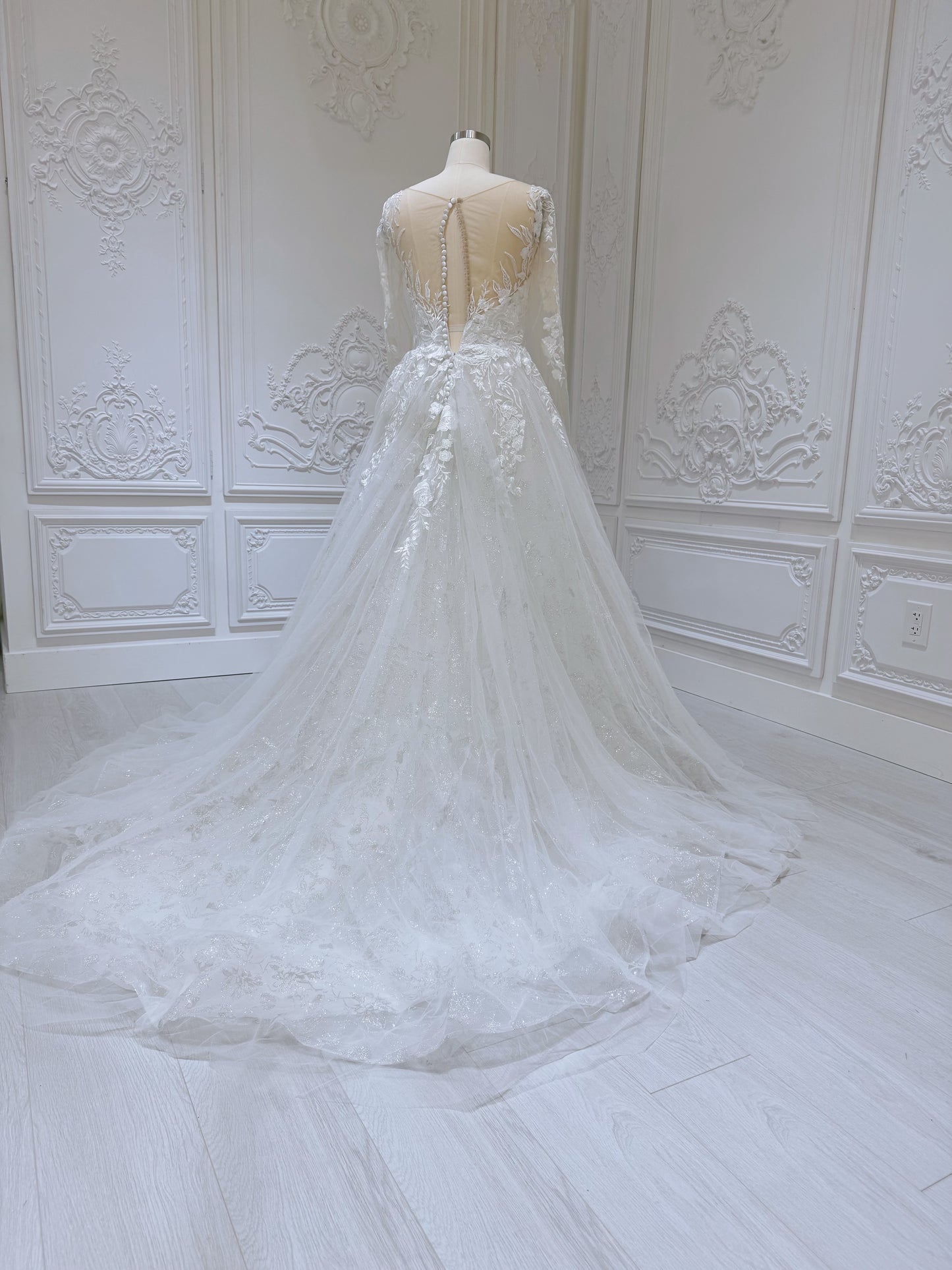 TBC-CM53 Custom-made off white lace embroidered sparkling long sleeve Aline wedding dress