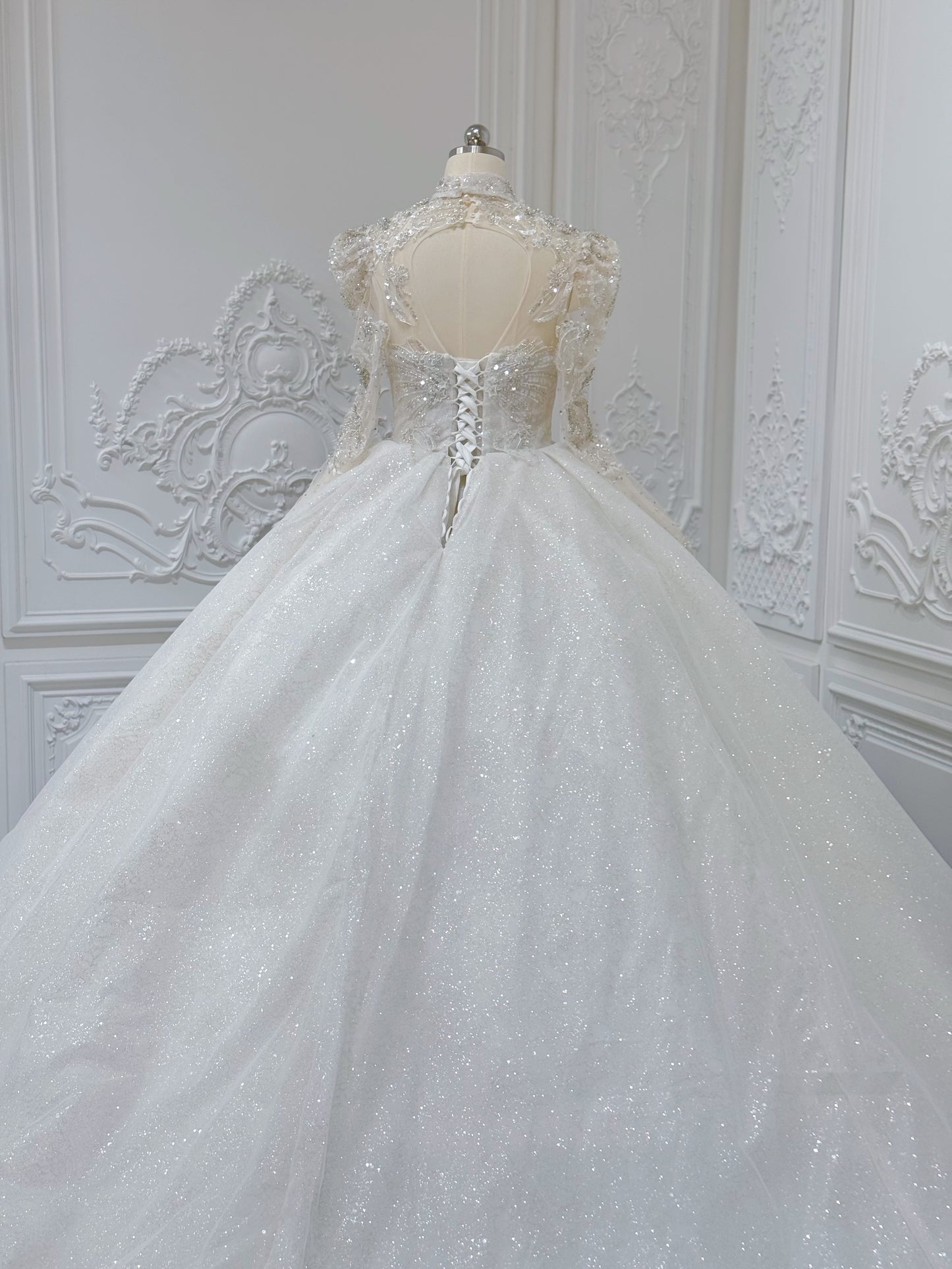 Stock Clearance! Bridal size 10! Luxury crystal beaded with beading lace long sleeve Victorian royal wedding dress with detachable neckpiece