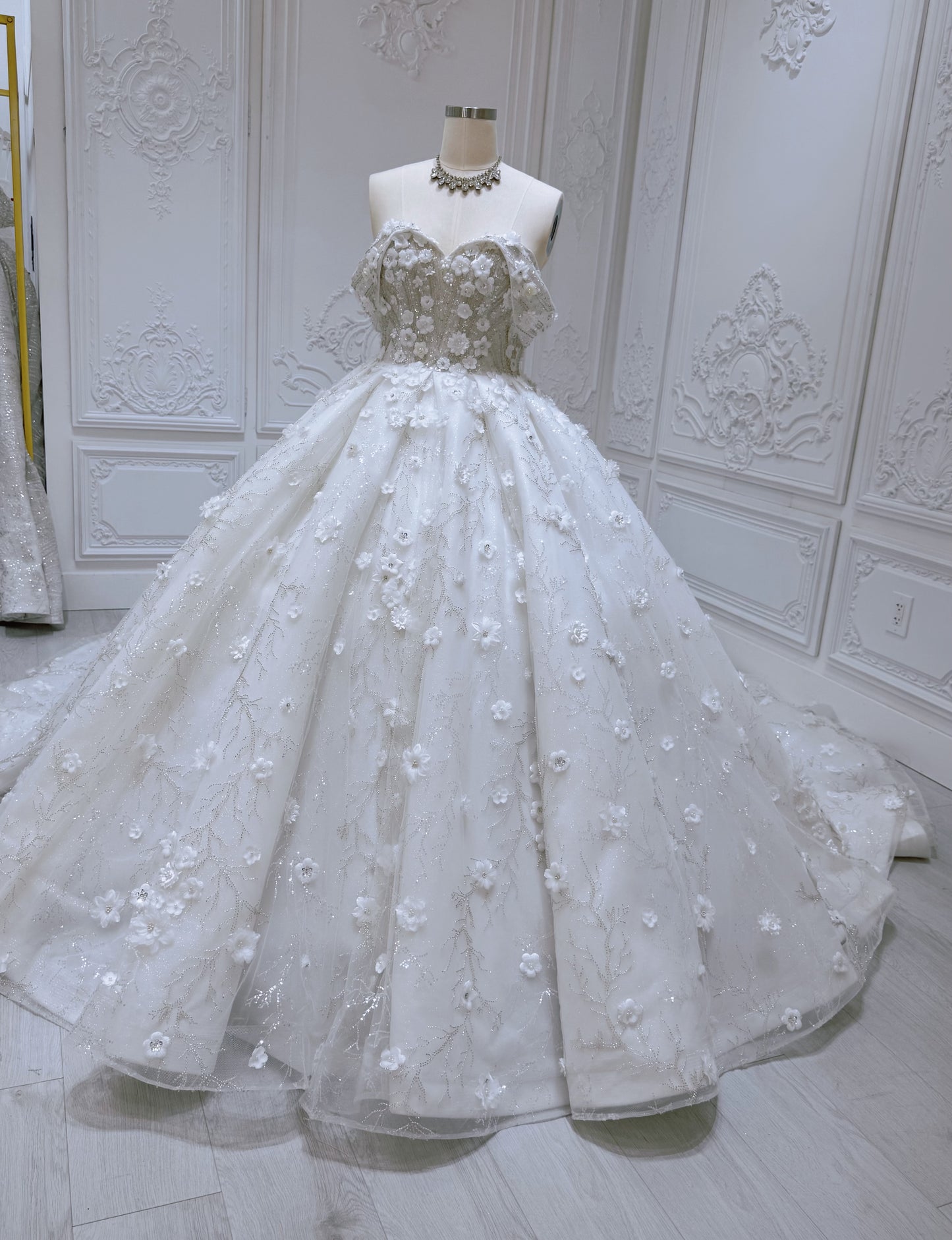 Stock Clearance! Bridal size 12! Custom-made beading with 3D floral off the shoulder princess ballgown fairy wedding dress