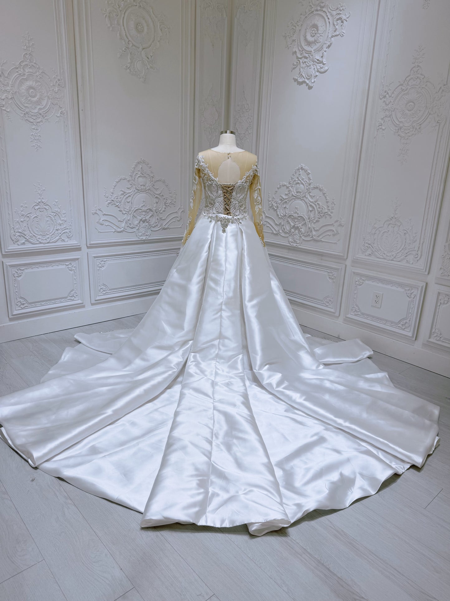 TBC-2IN1-024 Stock of luxury mermaid wedding dress with detachable satin skirt