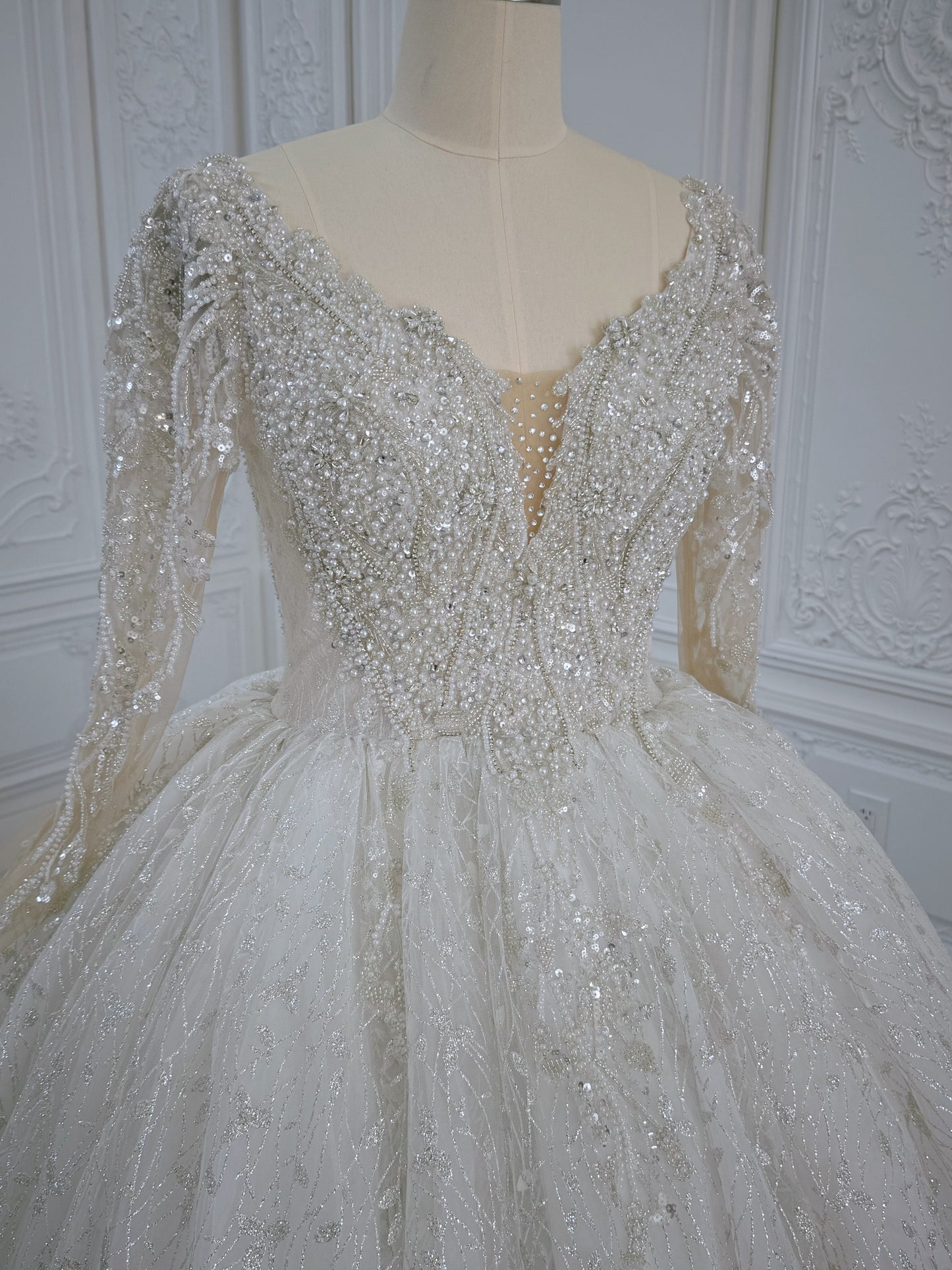 TBC-B005 Off white luxury beading long sleeve with plunge sparkling princess ballgown wedding dress