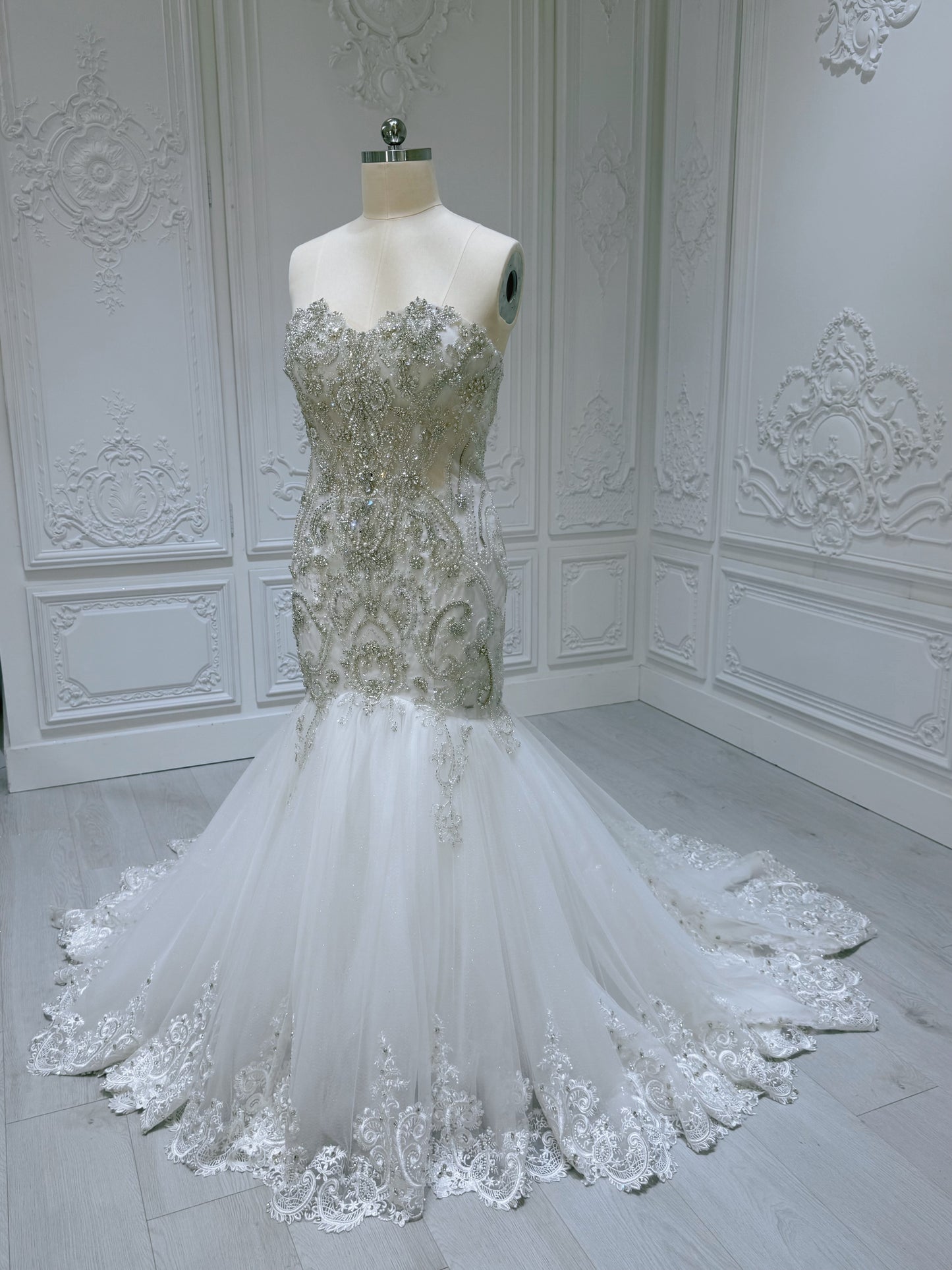 TBC-A009 Stock of crystal beaded lace embroidered sparkling mermaid royal wedding dress