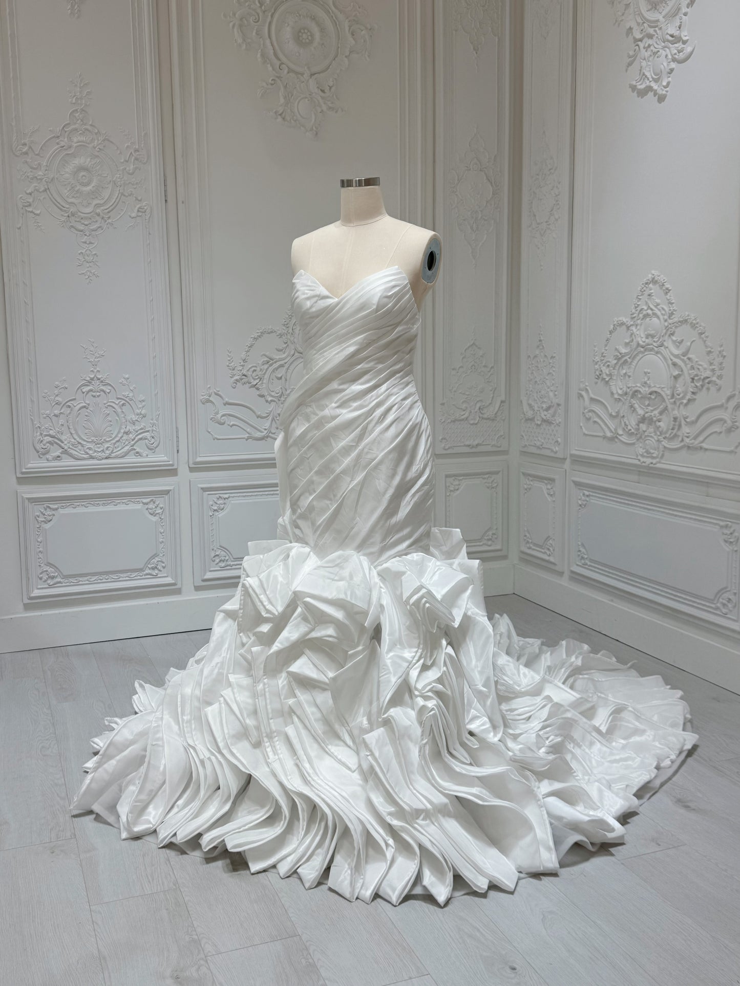 Stock clearance Bridal size 14! White satin pleated mermaid wedding dress with ruffled skirt