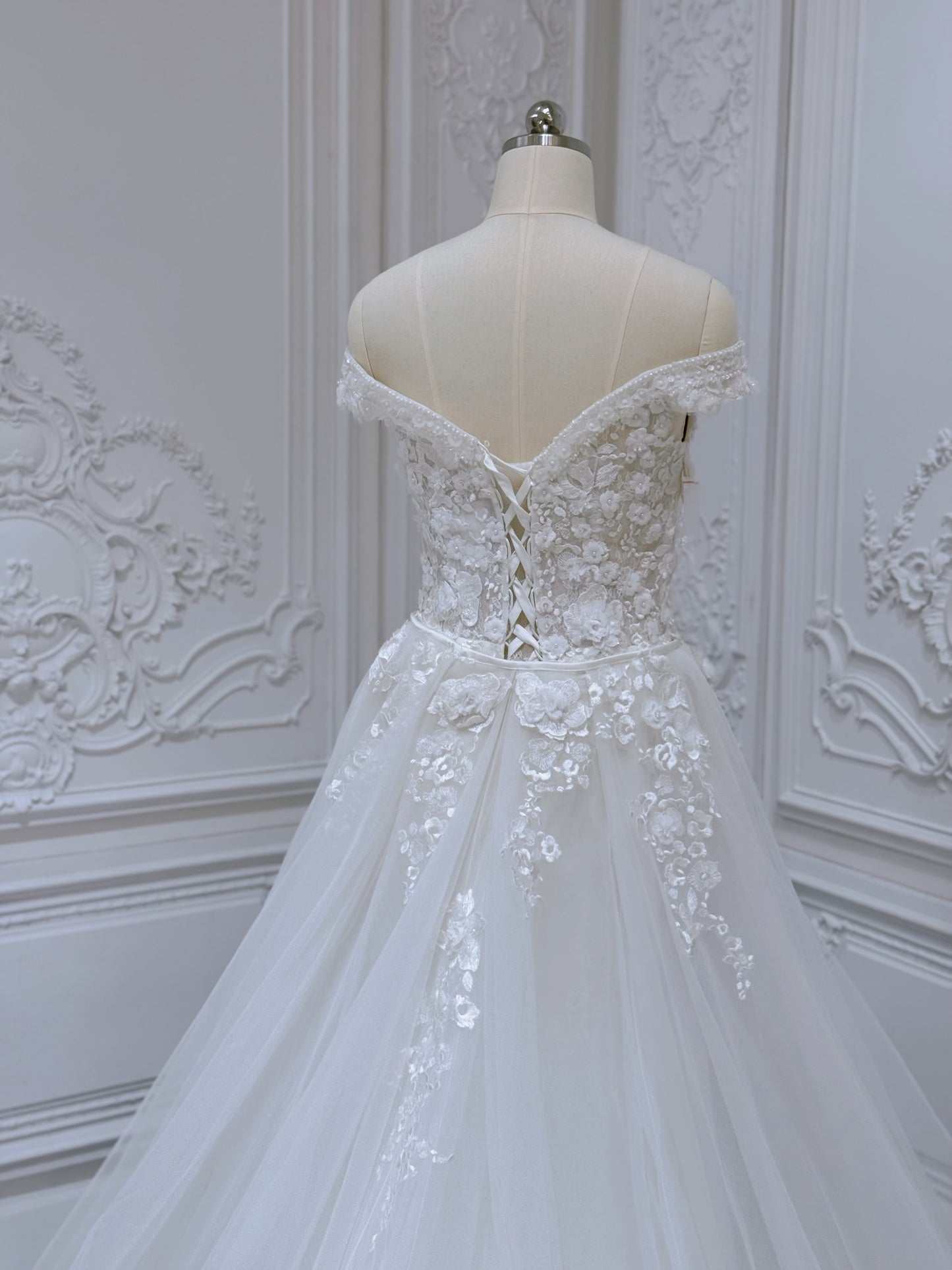 Stock clearance! Bridal size 10! White off the shoulder floral mermaid wedding dress with skirt