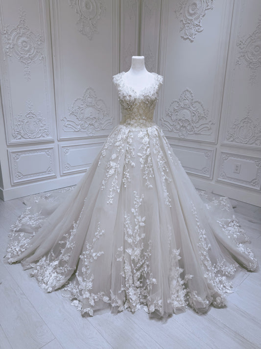 Stock clearance! Luxury beading 3D floral Ivory Aline wedding dress