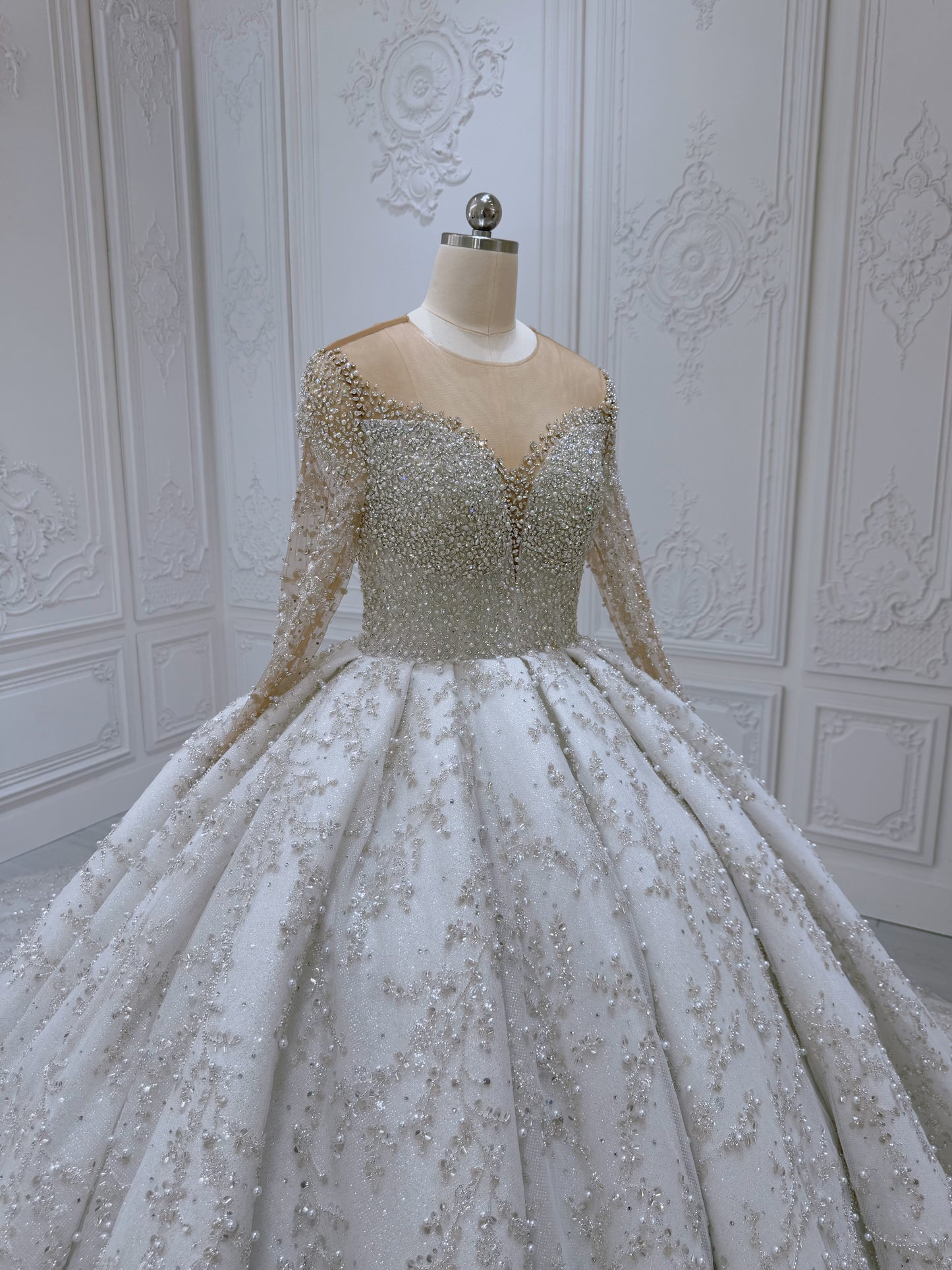 TBC-CM52 Custom-made luxury crystal with beading lace long sleeve sparkling princess ballgown royal wedding dress
