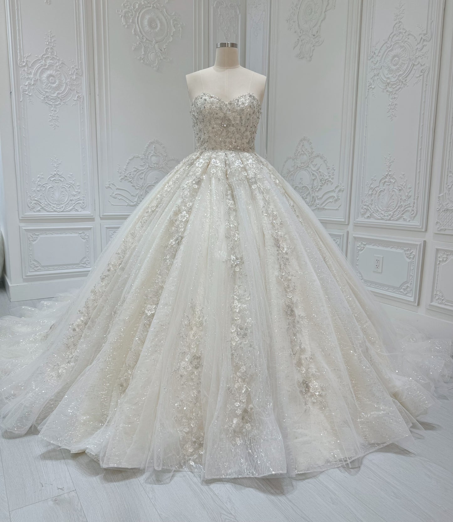 Stock Clearance! Bridal Size 12! Champagne color sparkling 3D floral lace princess ballgown fairy wedding dress with detachable cape