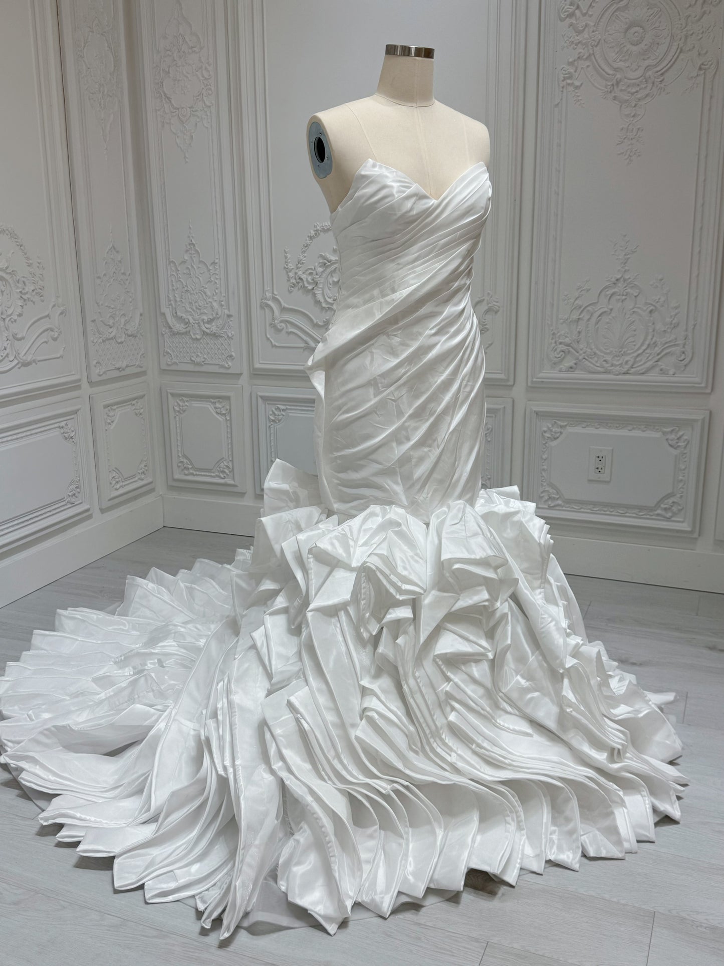 Stock clearance Bridal size 14! White satin pleated mermaid wedding dress with ruffled skirt