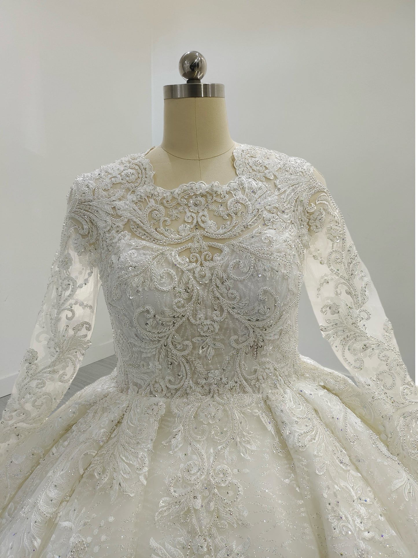 TBC-B053 Made to order luxury lace embroidered long sleeve princess ballgown royal wedding dress