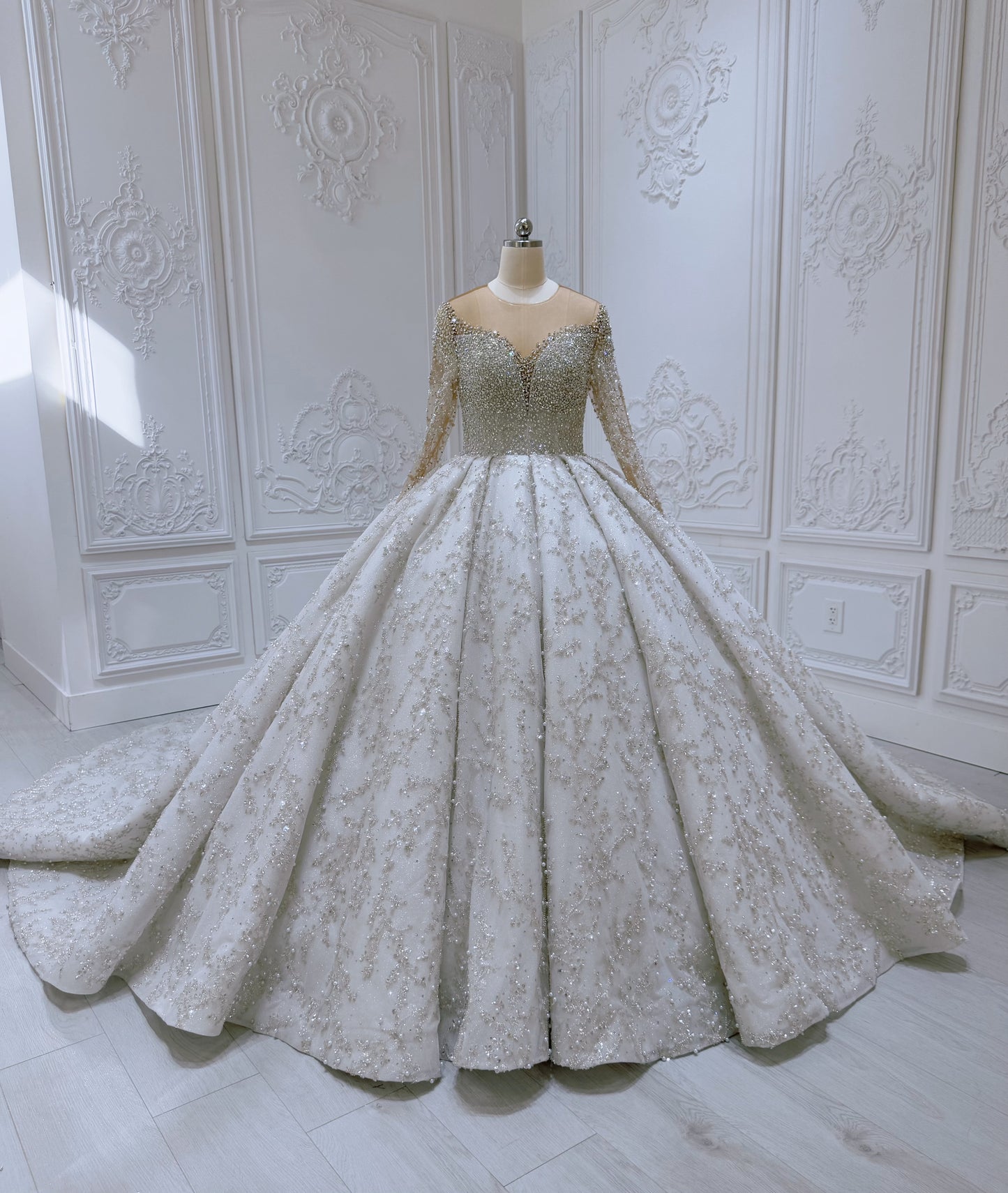 TBC-CM52 Custom-made luxury crystal with beading lace long sleeve sparkling princess ballgown royal wedding dress