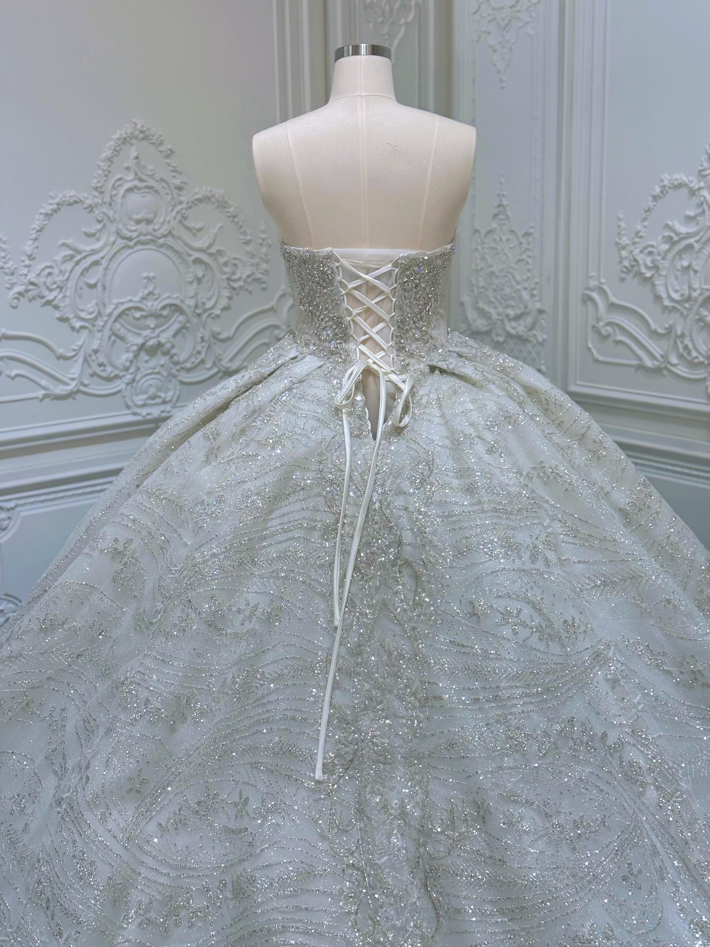 TBC-B040 Custom-made luxury crystal beaded sparkling princess ballgown wedding dress