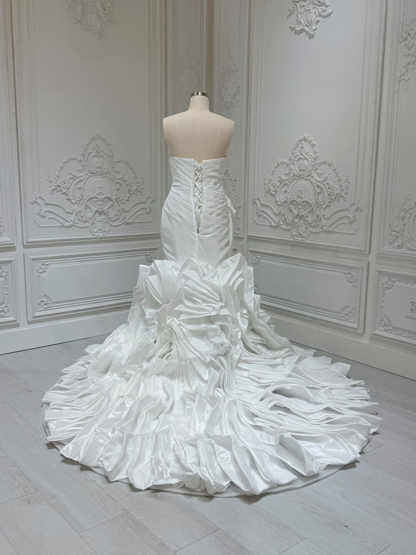 Stock clearance Bridal size 14! White satin pleated mermaid wedding dress with ruffled skirt