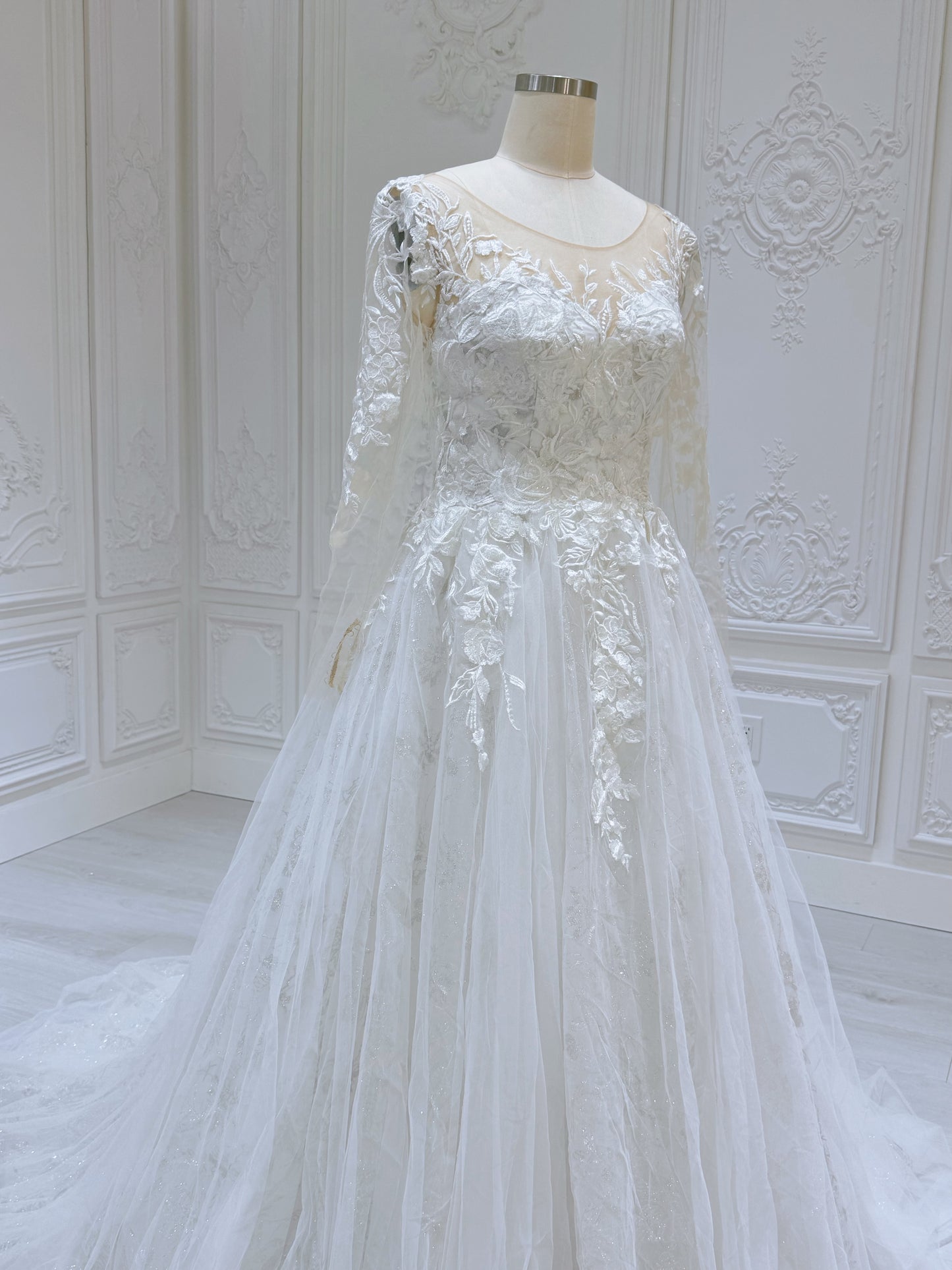 TBC-CM53 Custom-made off white lace embroidered sparkling long sleeve Aline wedding dress