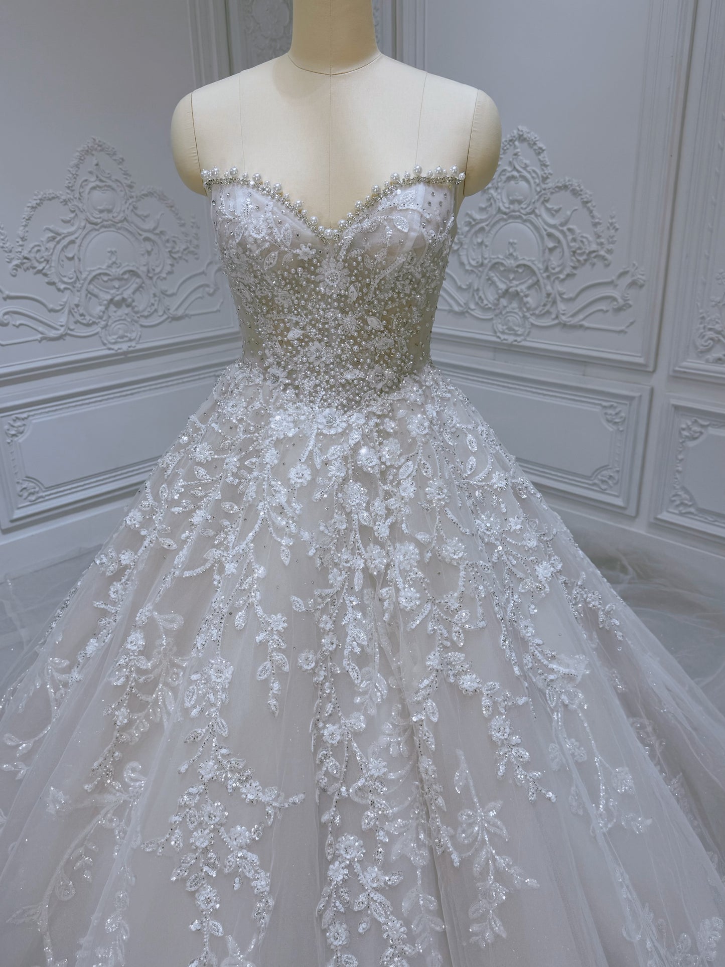 Stock clearance! Size 8! Ivory beading 3D floral ballgown fairy wedding dress