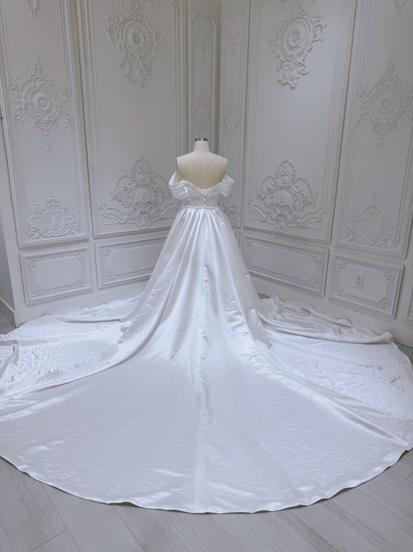 Stock Clearance! Bridal size 12! White satin off the shoulder pleated 2 in 1 style mermaid wedding dress with detachable skirt