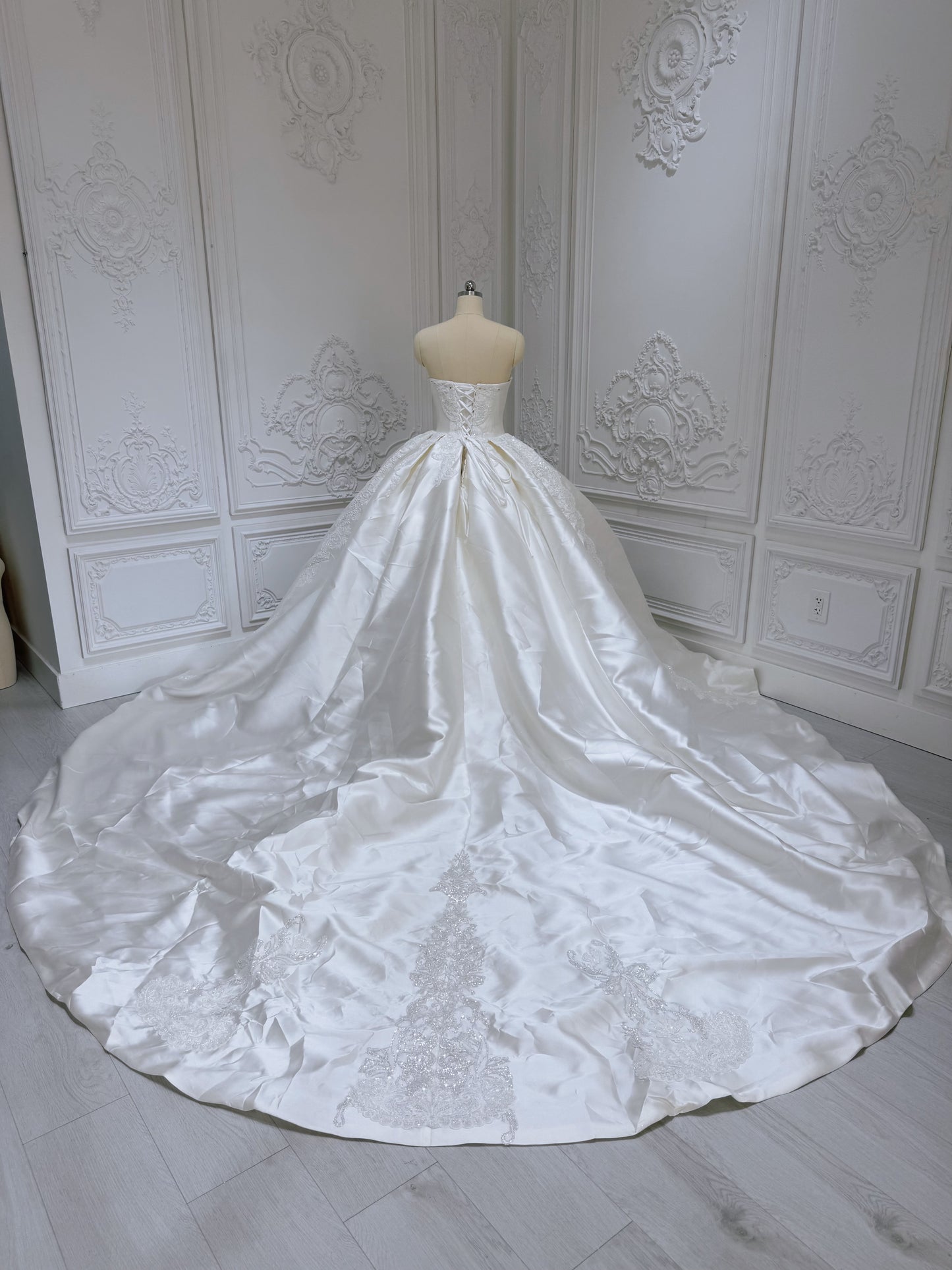 TBC-B045 Luxury lace beading ivory satin princess ballgown royal wedding dress