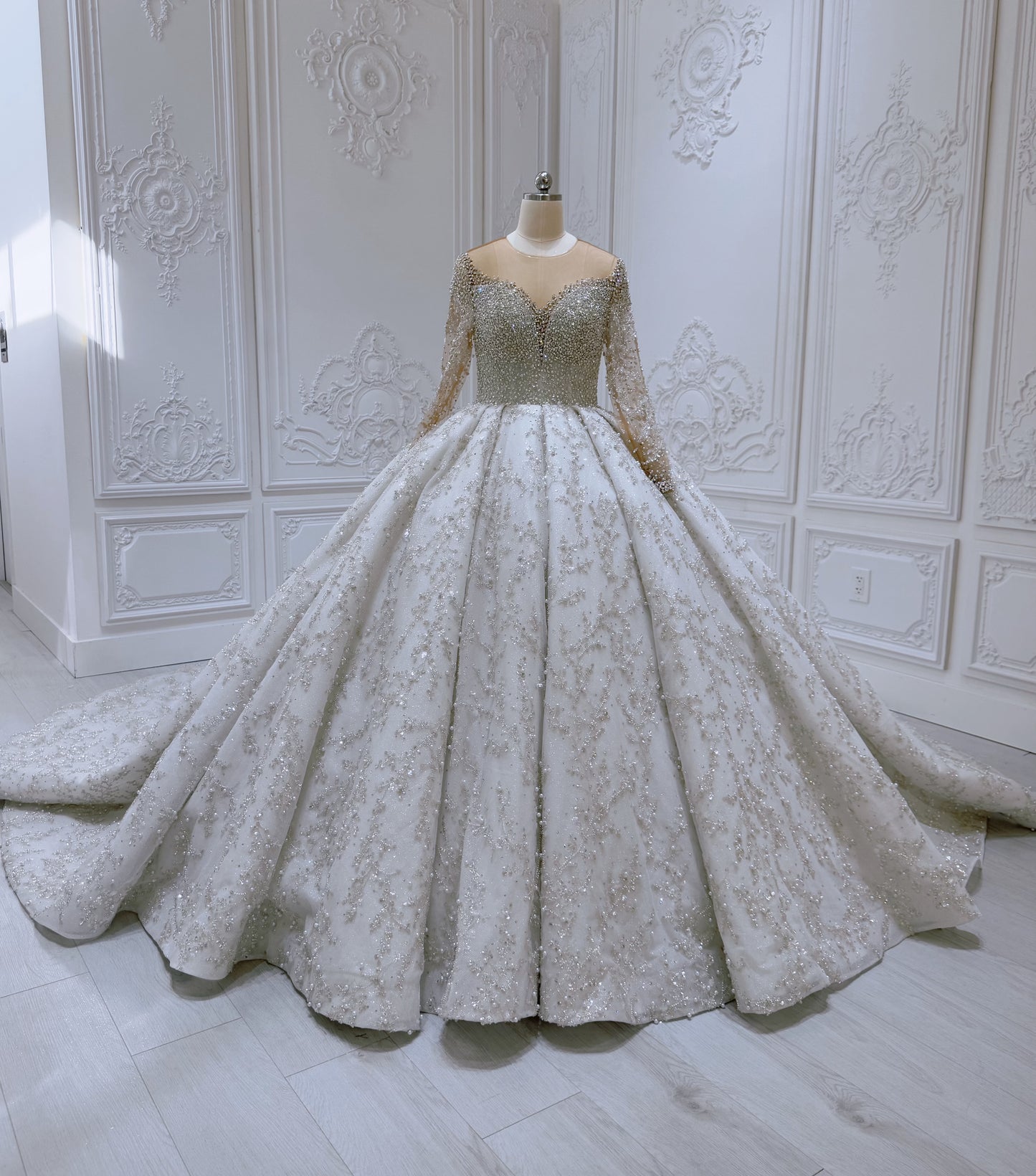 TBC-CM52 Custom-made luxury crystal with beading lace long sleeve sparkling princess ballgown royal wedding dress