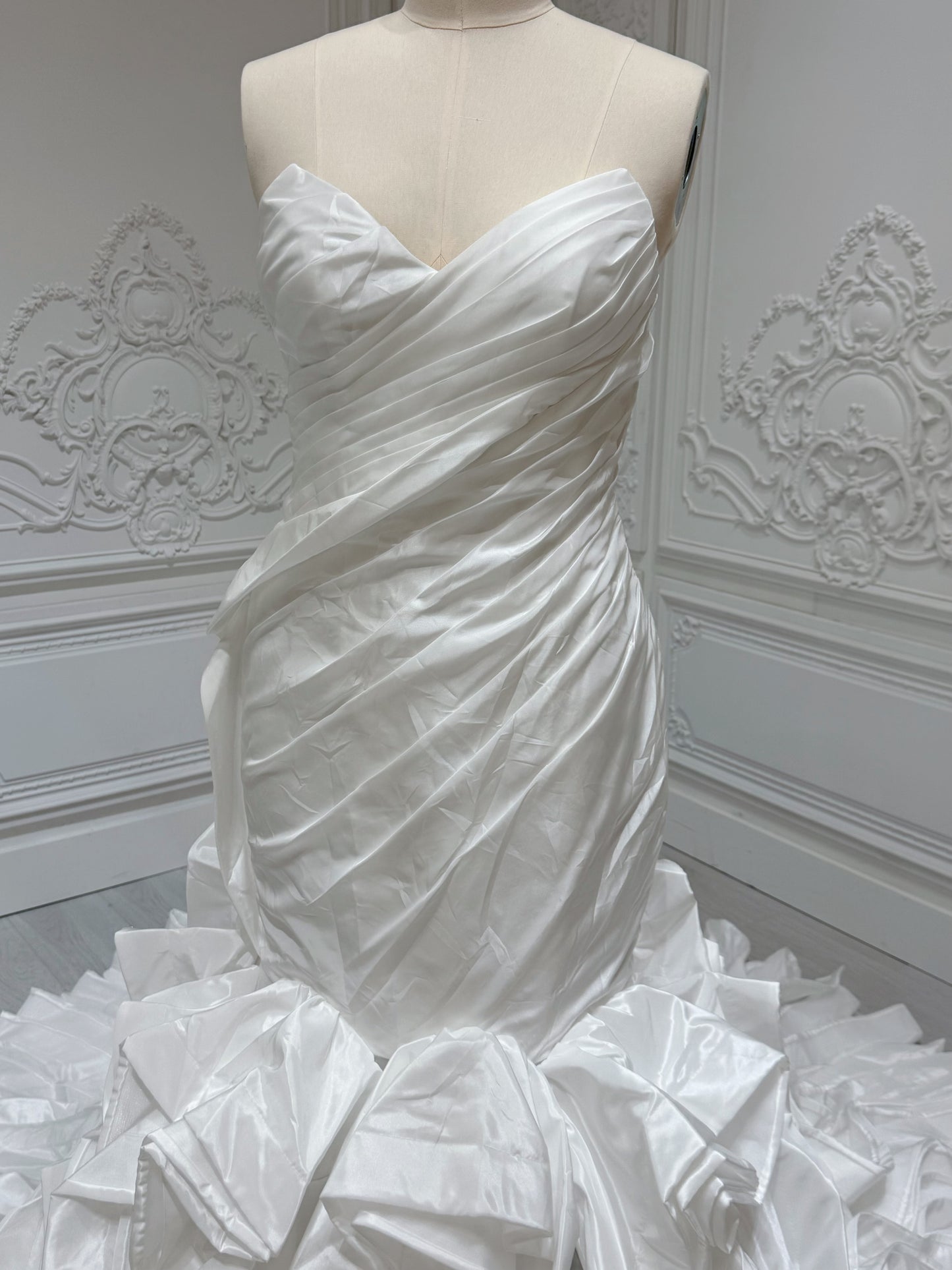Stock clearance Bridal size 14! White satin pleated mermaid wedding dress with ruffled skirt
