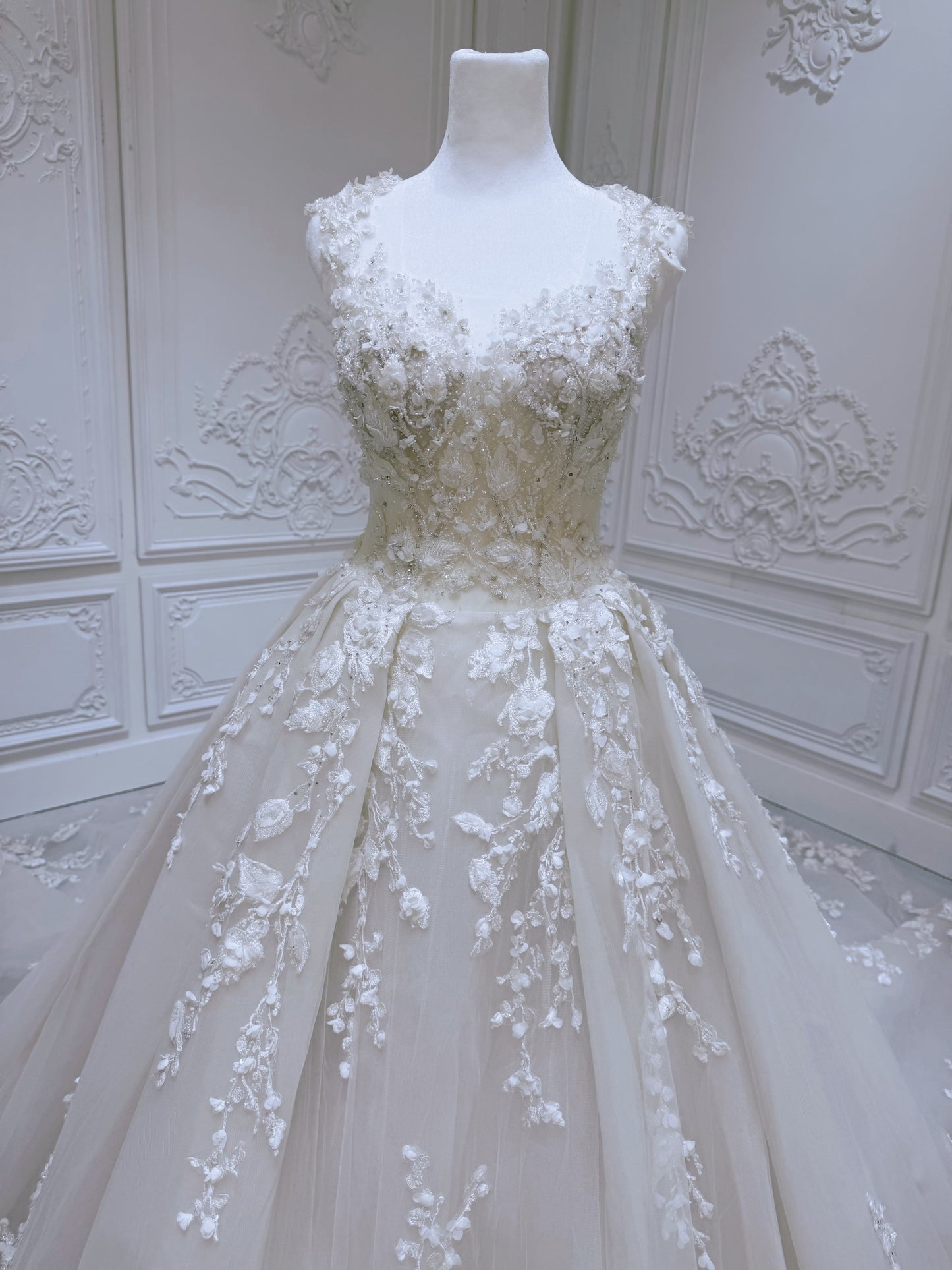 Stock clearance! Luxury beading 3D floral Ivory Aline wedding dress