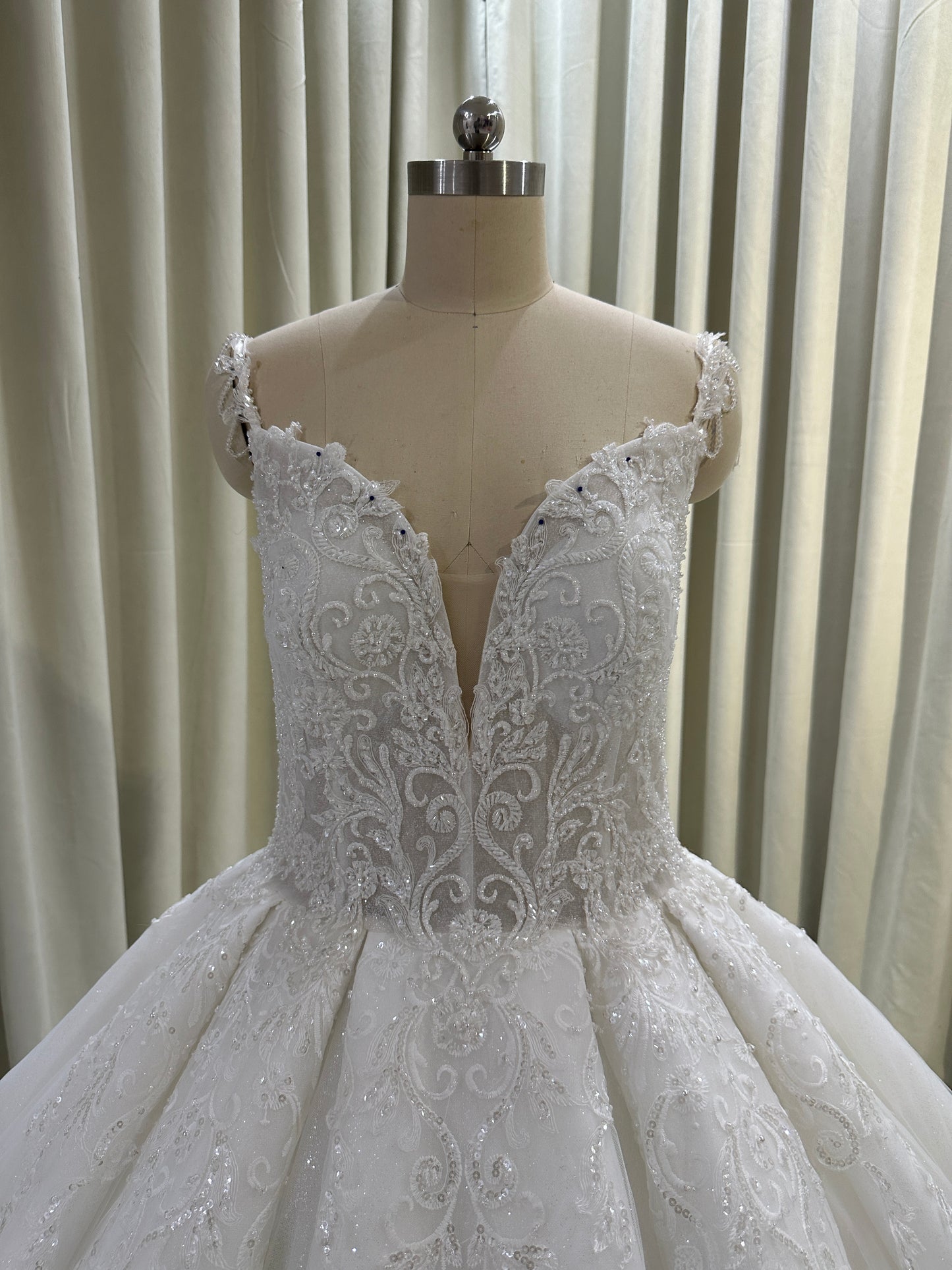 TBC-CM008  Custom-made Deep V lace embroidered sparkling royal ballgown wedding dress - Ting's Bridal Collection