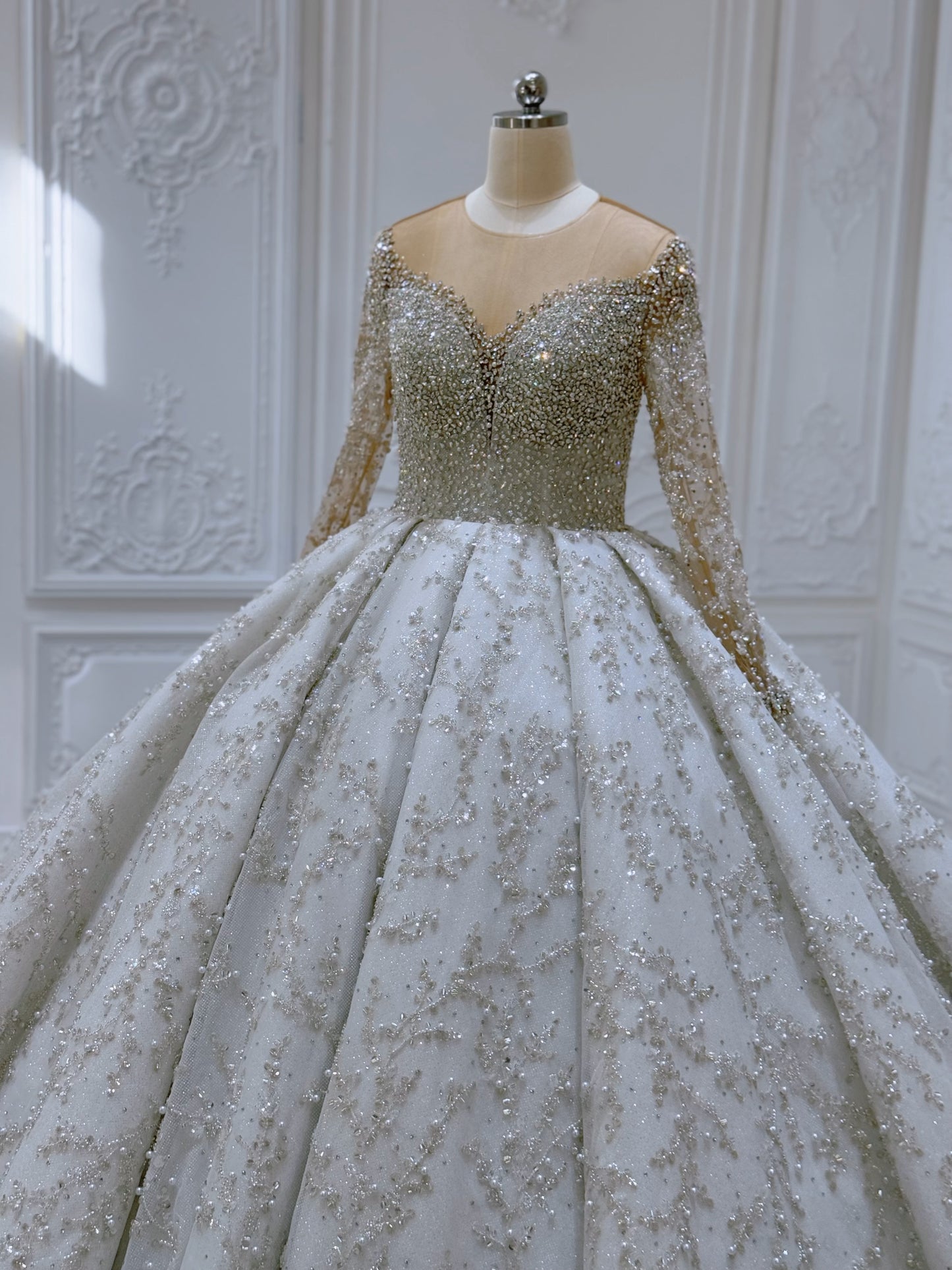 TBC-CM52 Custom-made luxury crystal with beading lace long sleeve sparkling princess ballgown royal wedding dress