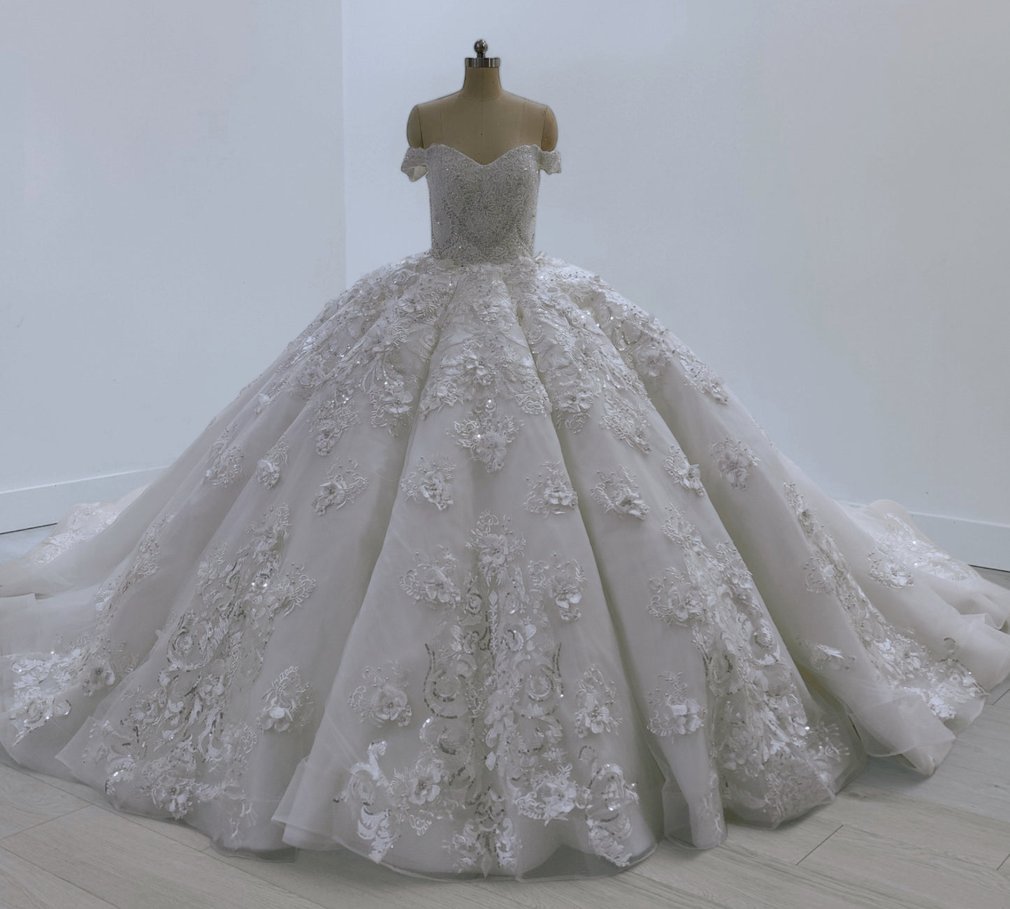 TBC-CM34 Made to order 3D floral with beading lace 2 in 1 style wedding dress with detachable full skirt