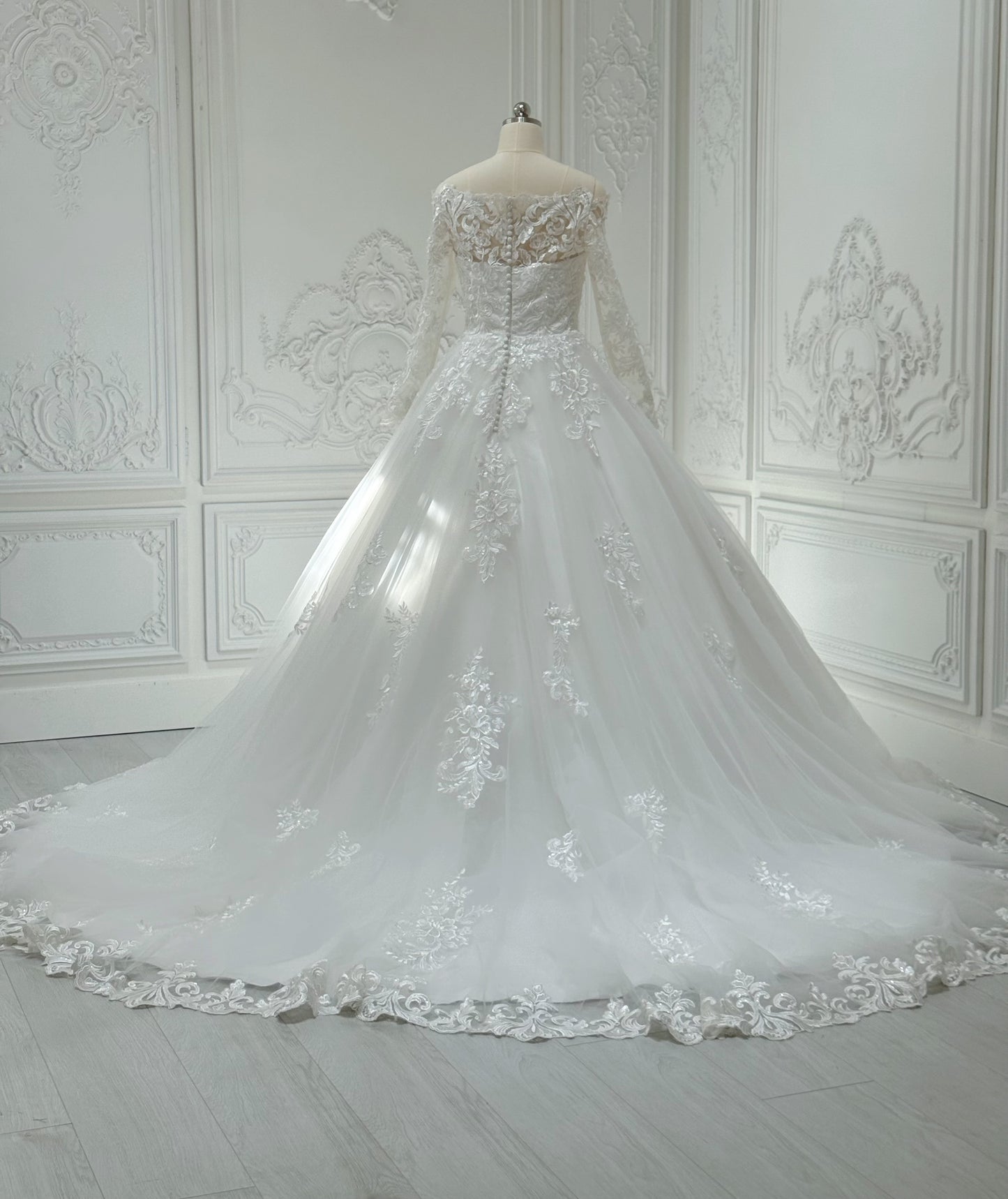 Stock Clearance! Bridal size 4! Custom-made off the shoulder with long sleeve classic lace Aline wedding dress