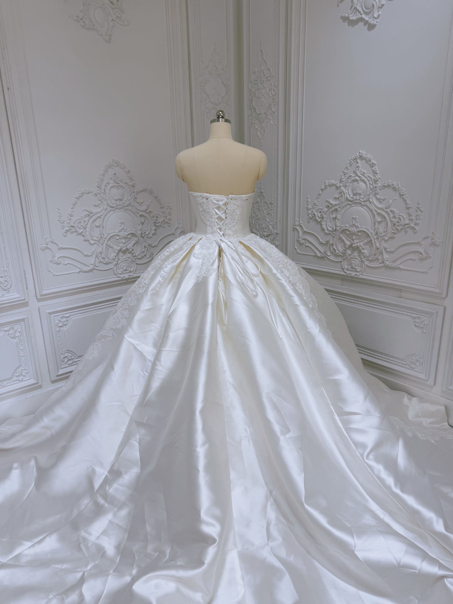 TBC-B045 Luxury lace beading ivory satin princess ballgown royal wedding dress
