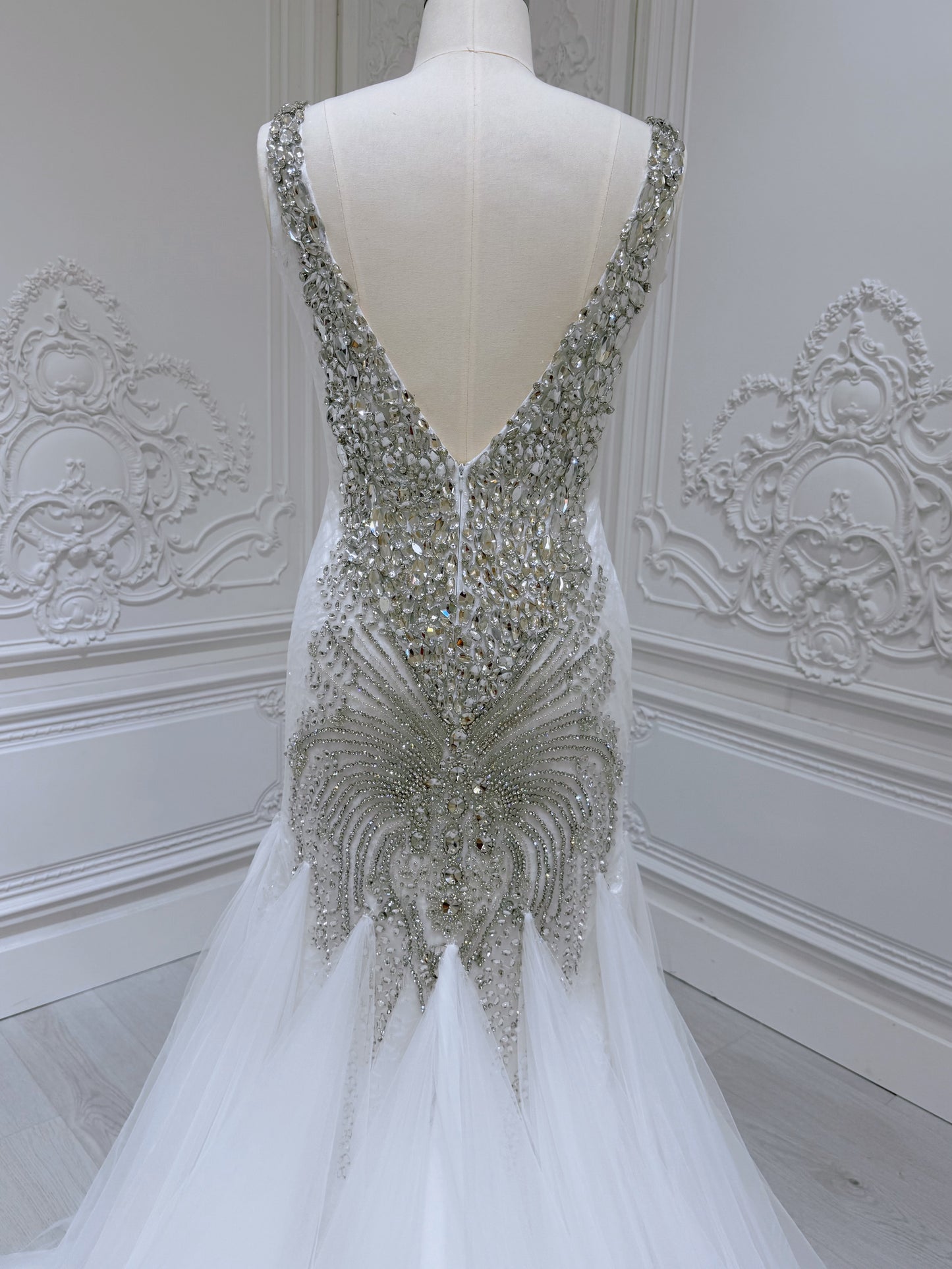 TBC-M020 Stock of Luxury crystal beaded mermaid wedding dress