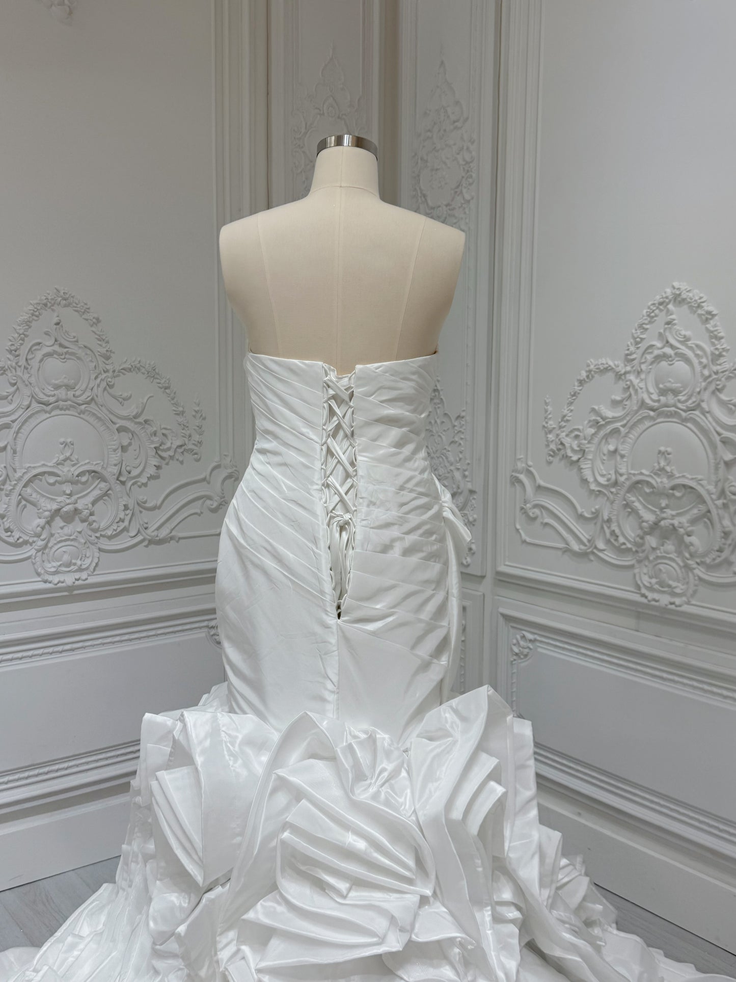 Stock clearance Bridal size 14! White satin pleated mermaid wedding dress with ruffled skirt