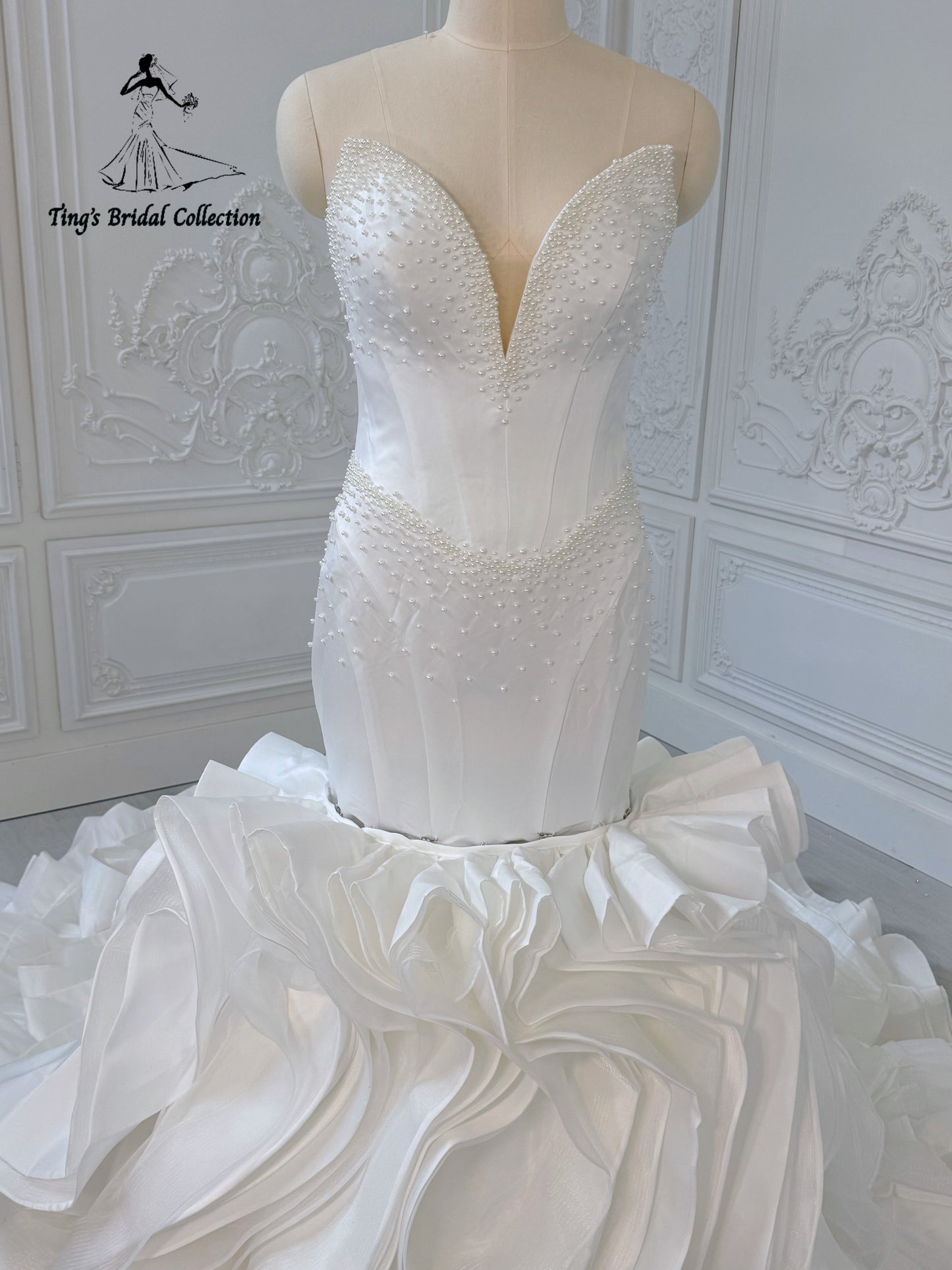 Stock clearance! Bridal size 14! White satin pearl beaded mermaid wedding dress with detachable ruffled skirt