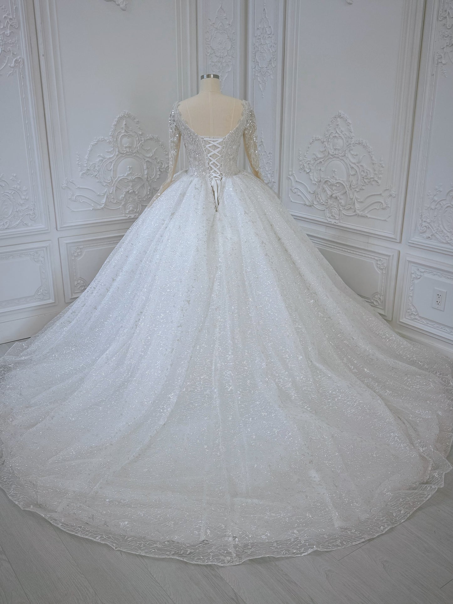 TBC-B005 Off white luxury beading long sleeve with plunge sparkling princess ballgown wedding dress