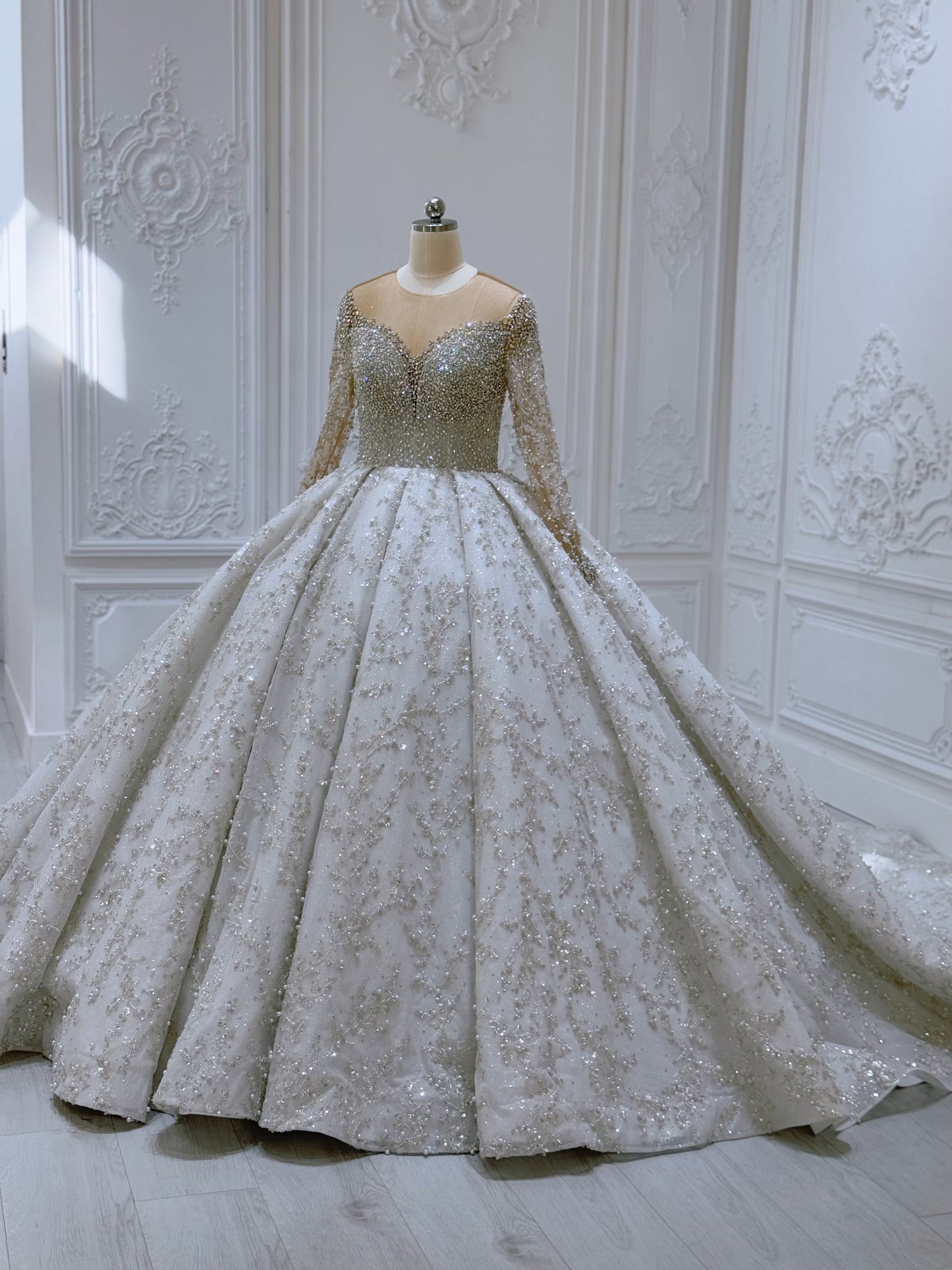 TBC-CM52 Custom-made luxury crystal with beading lace long sleeve sparkling princess ballgown royal wedding dress