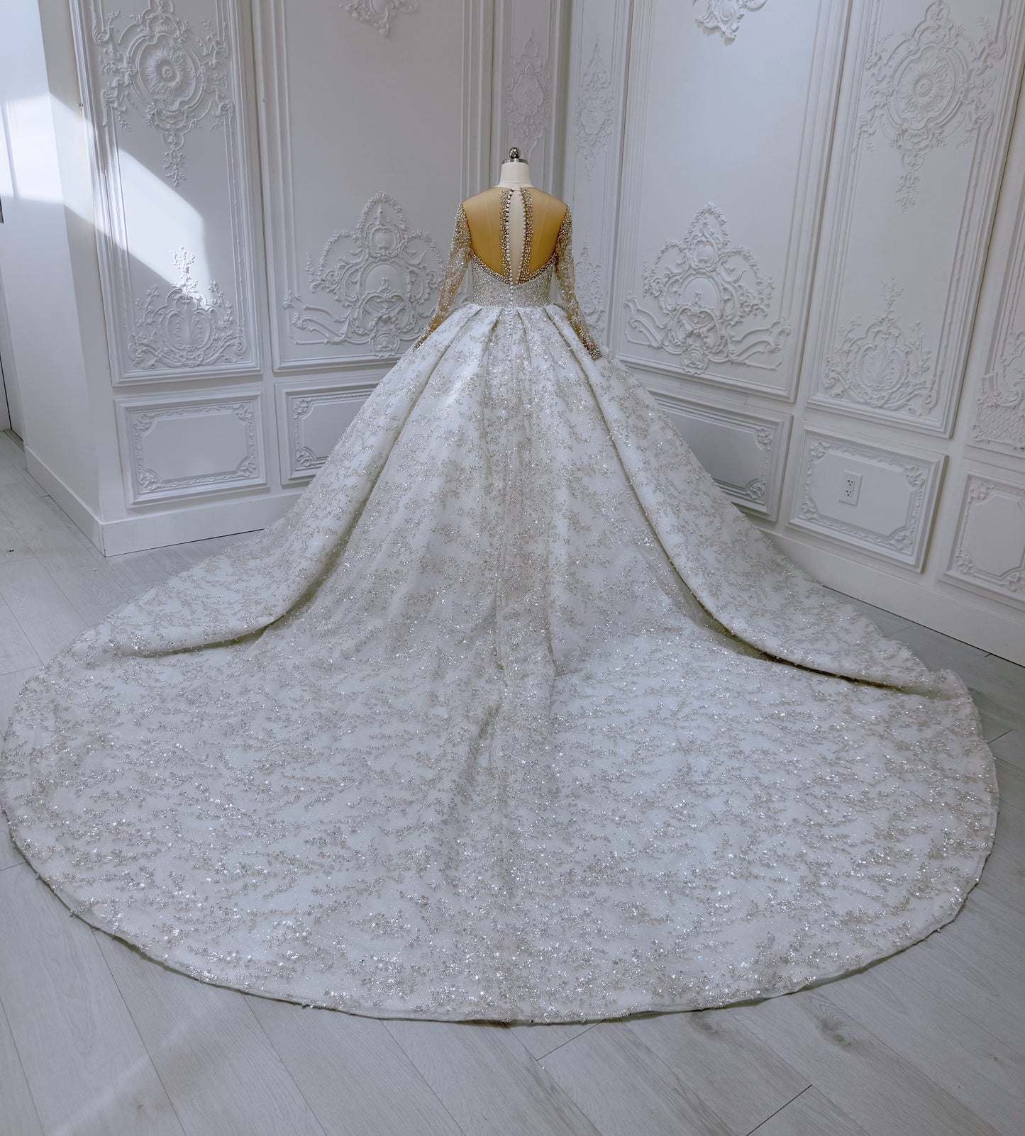 TBC-CM52 Custom-made luxury crystal with beading lace long sleeve sparkling princess ballgown royal wedding dress