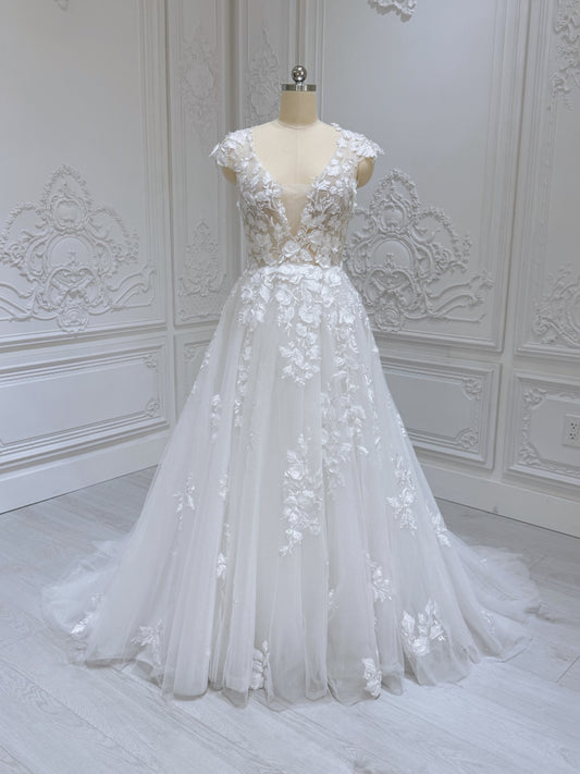 Stock Clearance! Bridal size 12! White 3D floral Deep V with cap sleeve Aline beach/outdoor wedding dress