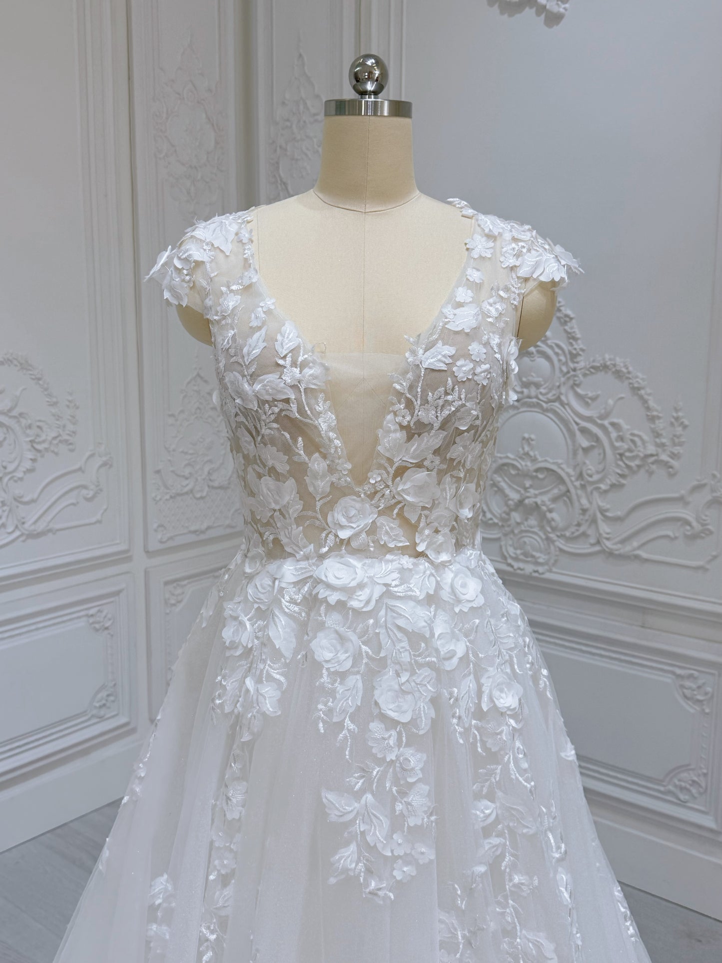 Stock Clearance! Bridal size 12! White 3D floral Deep V with cap sleeve Aline beach/outdoor wedding dress