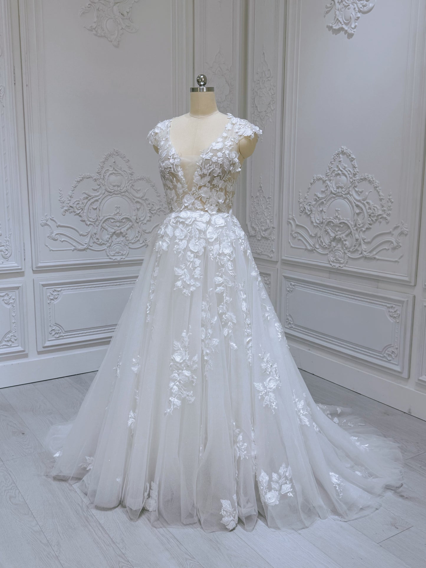 Stock Clearance! Bridal size 12! White 3D floral Deep V with cap sleeve Aline beach/outdoor wedding dress