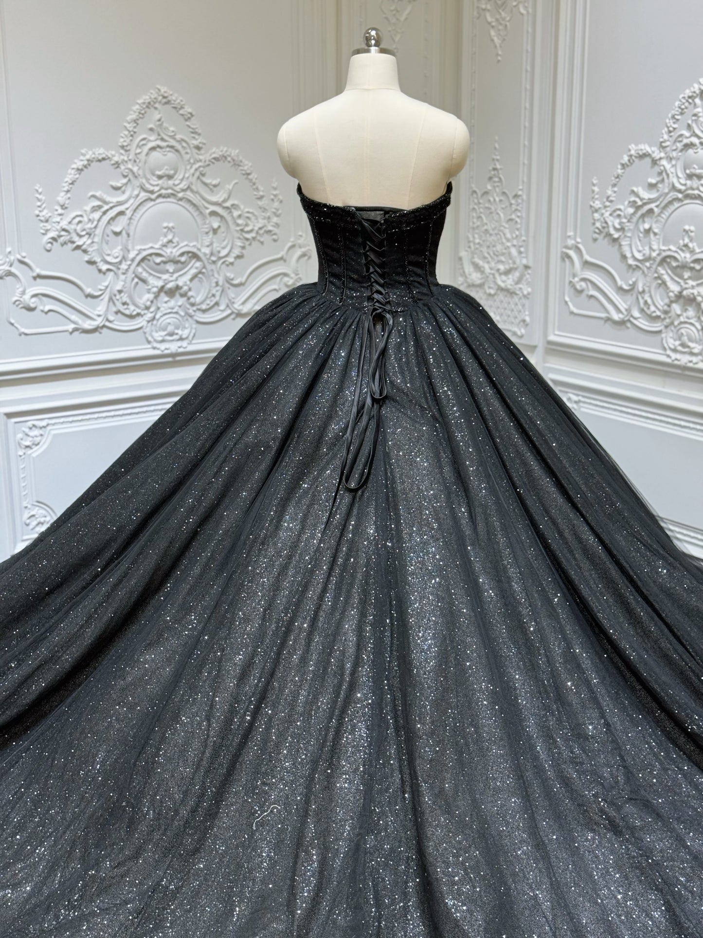 Stock clearance! Bridal size 8! Black strapless sparkling ballgown Gothic wedding dress