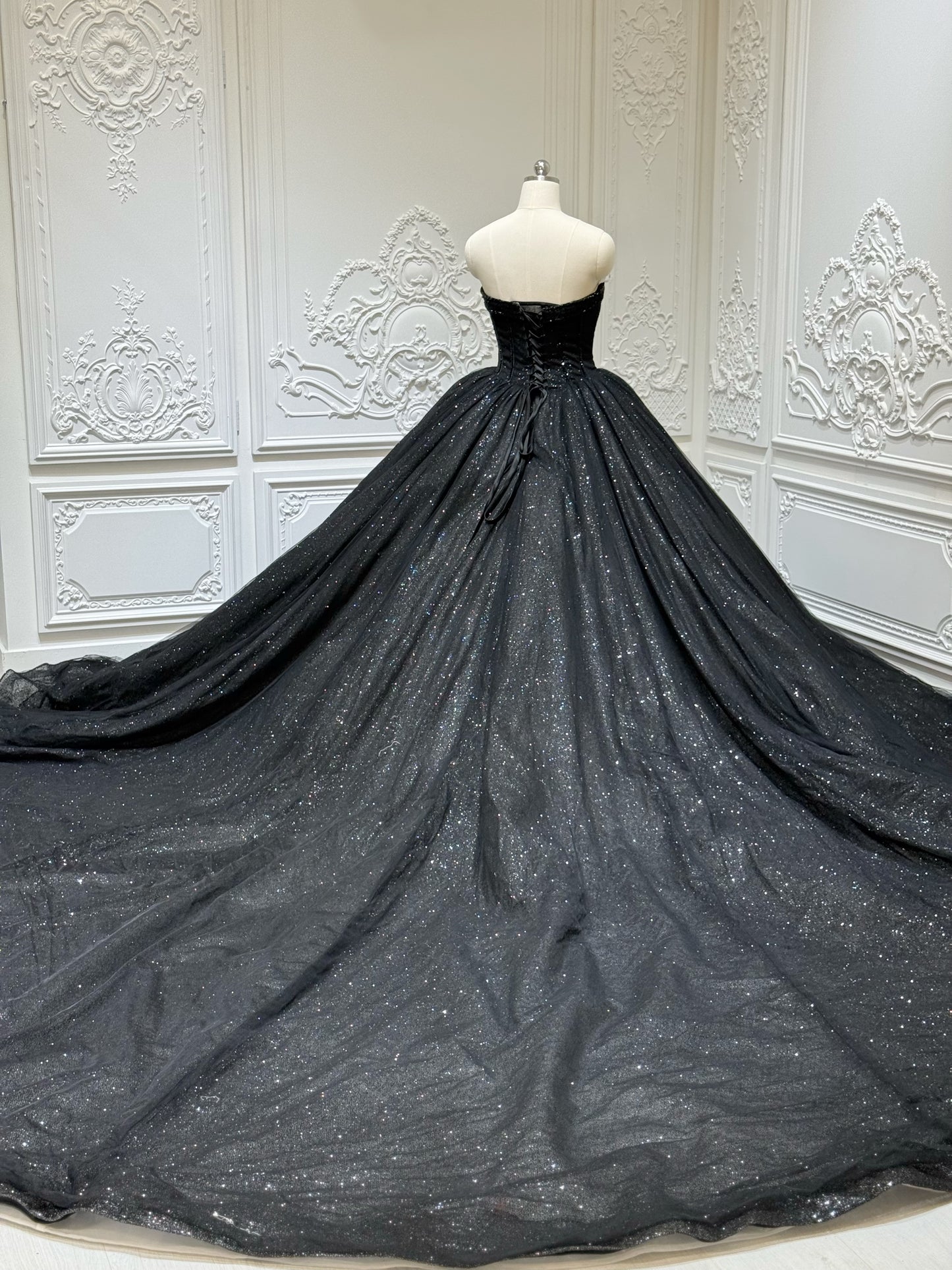 Stock clearance! Bridal size 8! Black strapless sparkling ballgown Gothic wedding dress