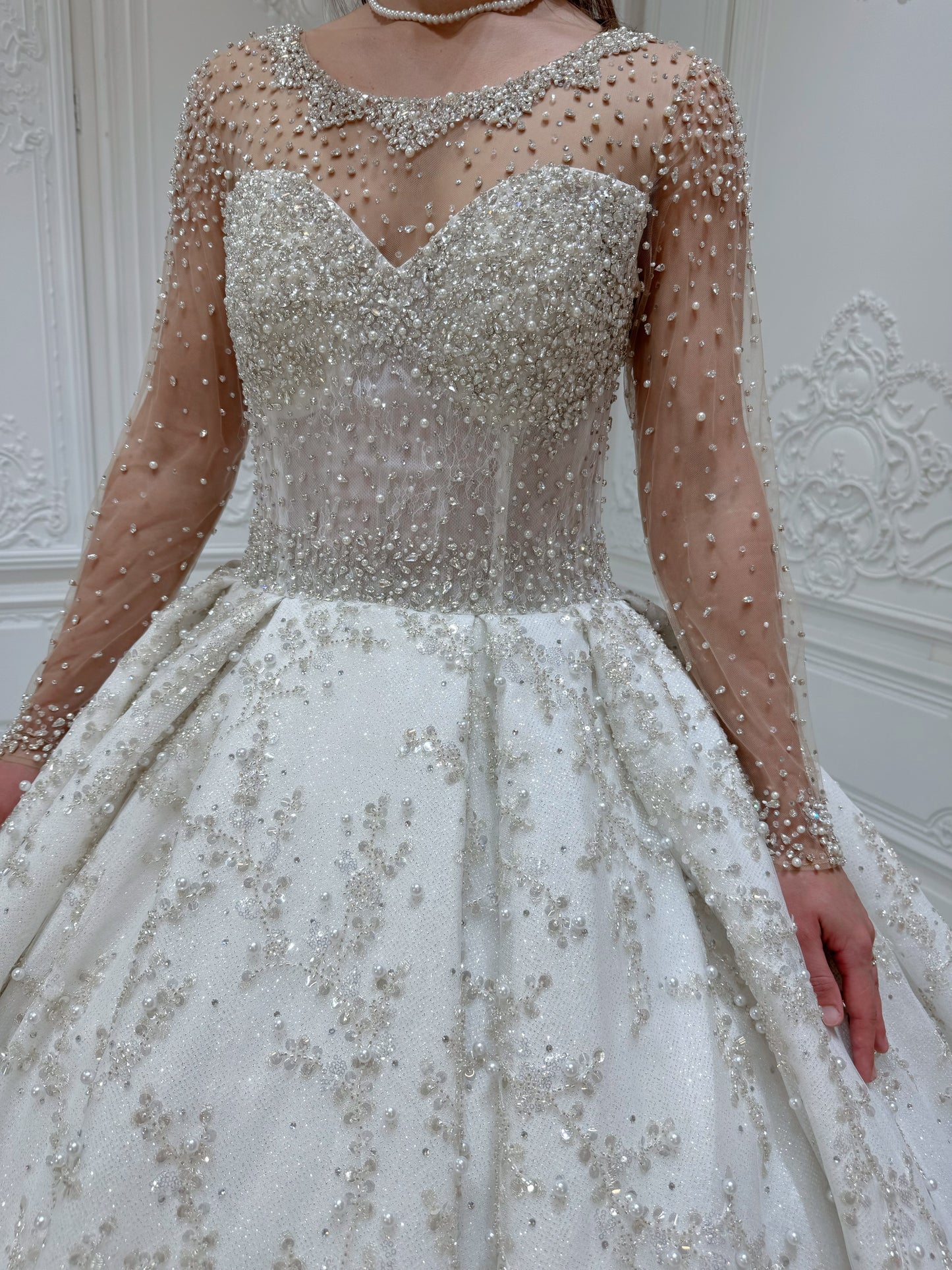 TBC-B002 Luxury beading off white long sleeve sparkling royal wedding dress