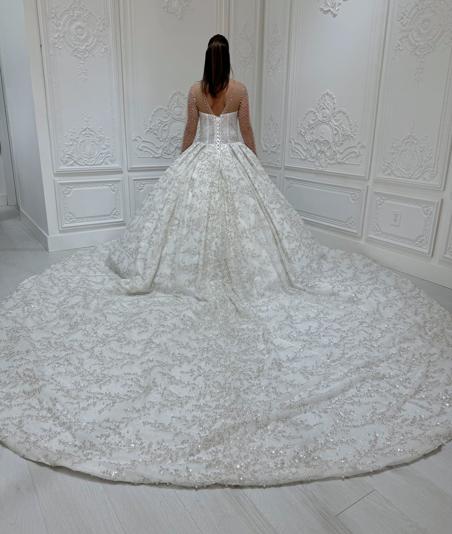 TBC-B002 Luxury beading off white long sleeve sparkling royal wedding dress