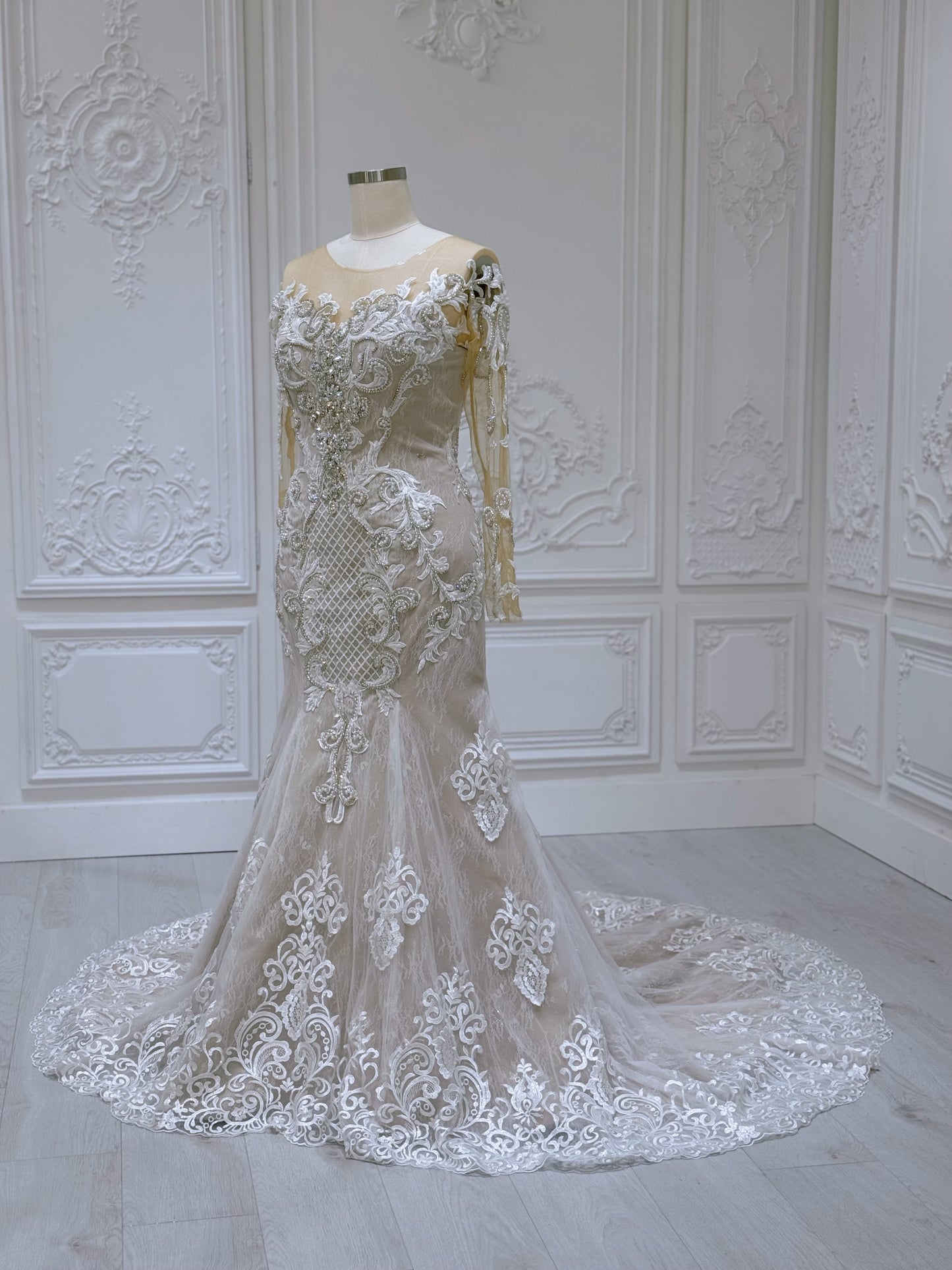 Stock Clearance! Bridal size 14! Ivory beading lace embroidered long sleeve champagne mermaid wedding dress