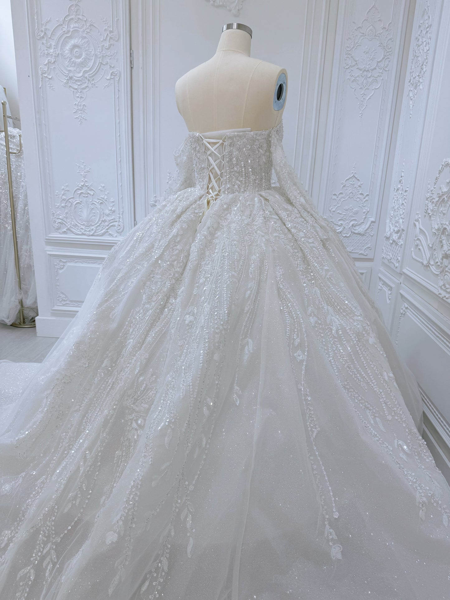 TBC-B003 Off white 3D floral lace embroidered princess ballgown fairy wedding dress