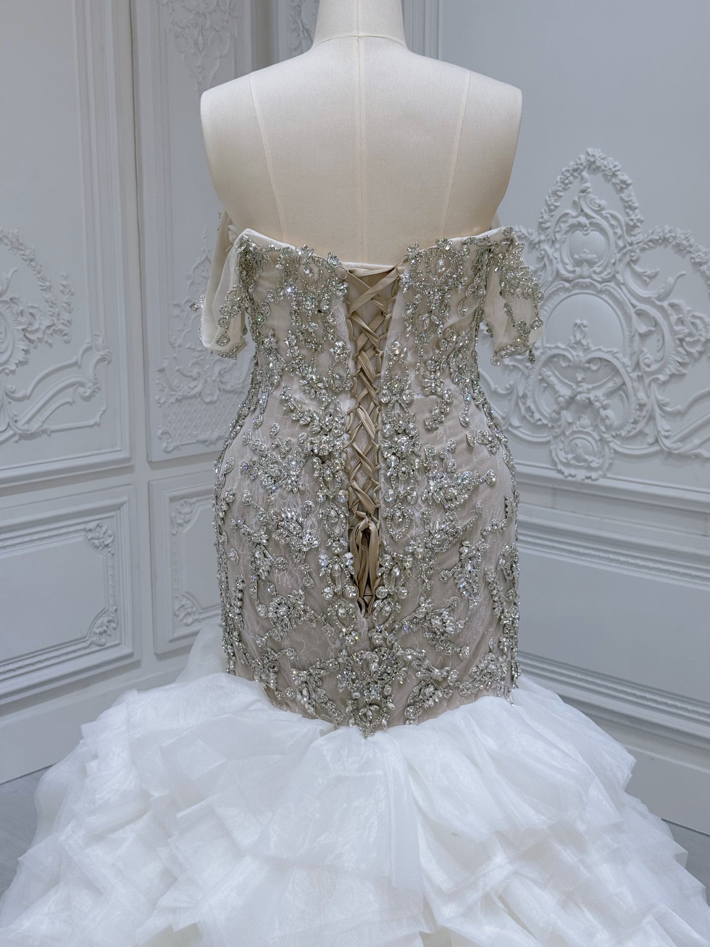 TBC-M008 Stock clearance! Luxury crystal beaded champagne mermaid wedding dress with ruffled skirt