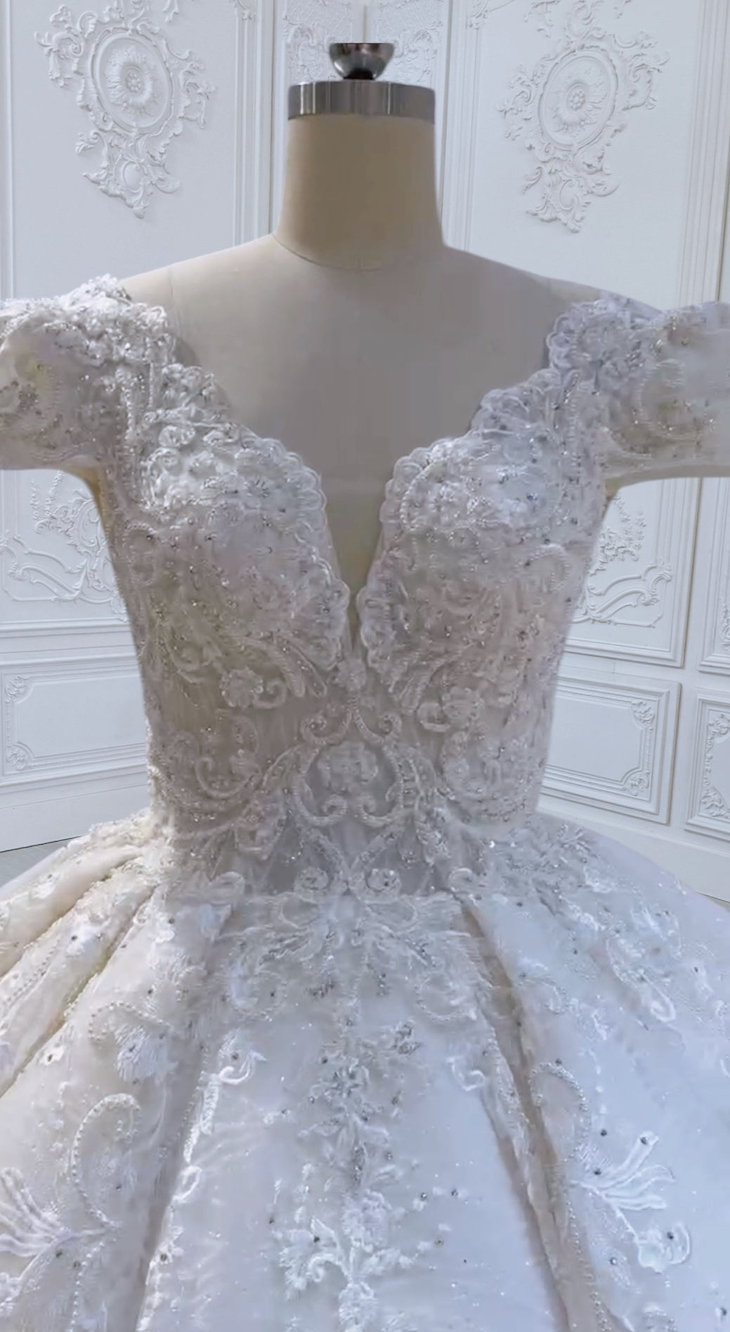 TBC-CM011 Made to order Ivory 3D lace with crystal beaded cape sleeve princess ballgown royal wedding dress