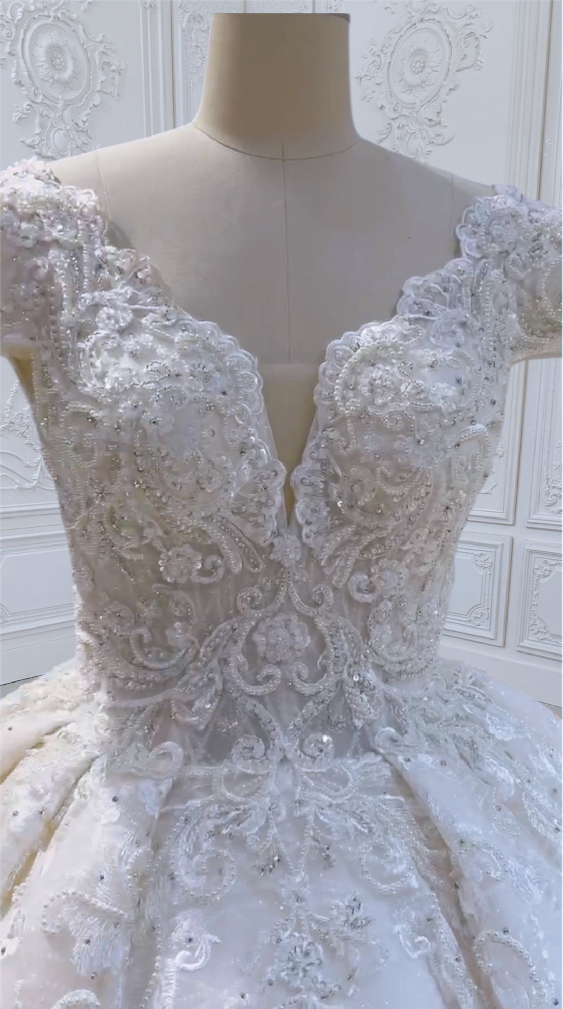 TBC-CM011 Made to order Ivory 3D lace with crystal beaded cape sleeve princess ballgown royal wedding dress