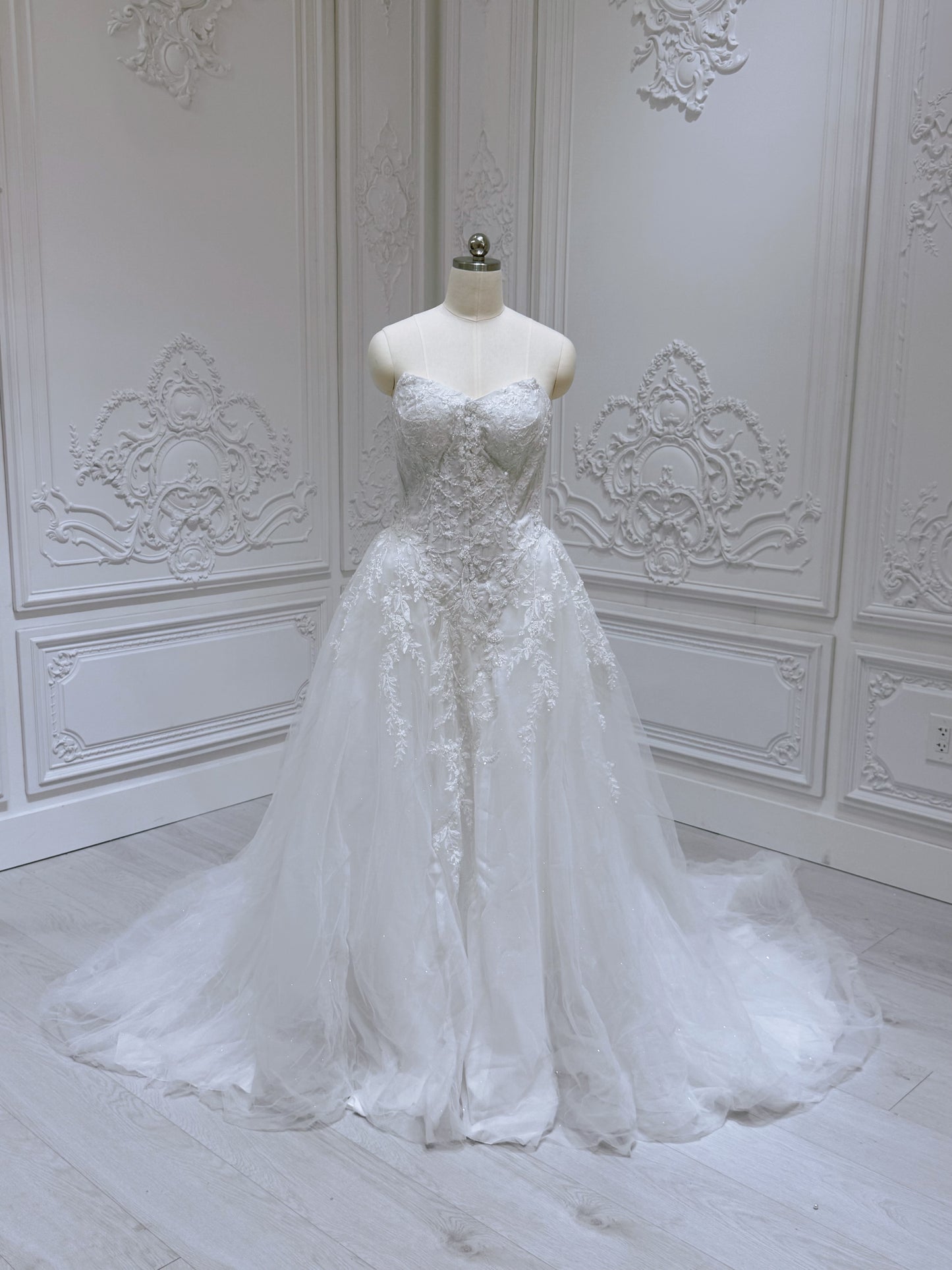 Stock clearance! Bridal size 8. White strapless V neck Aline wedding dress